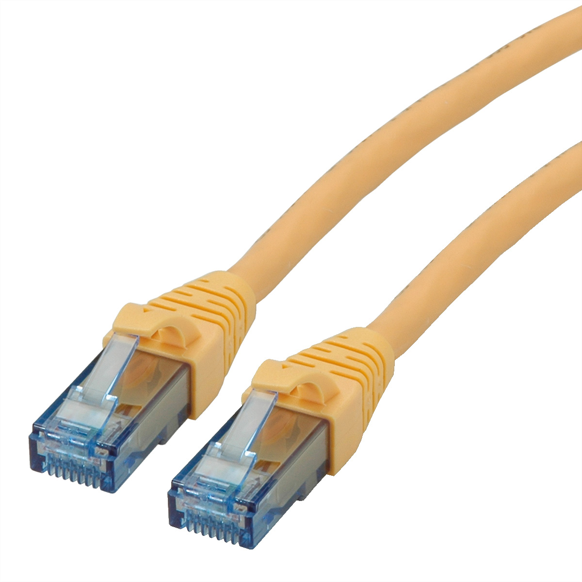 Deux câbles Ethernet avec des connecteurs jaunes. Les connecteurs ont des parties en plastique transparent.