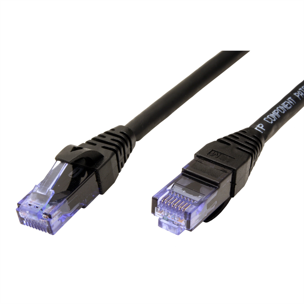 Câble Ethernet noir avec connecteurs. Fond blanc.