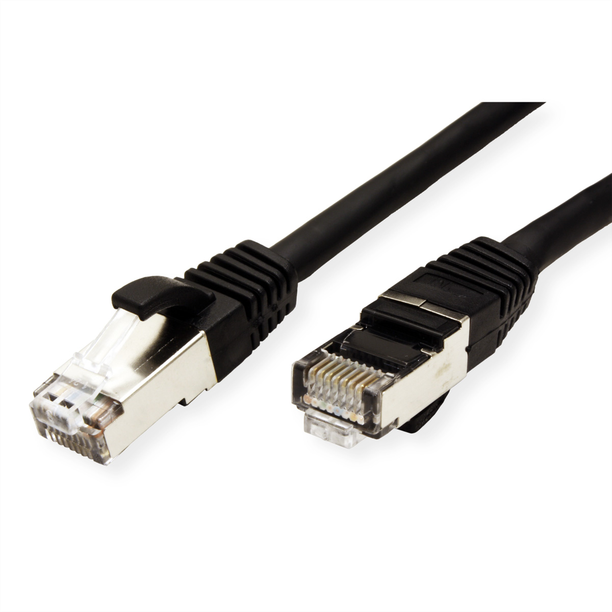 Een zwarte Ethernet-kabel met connectoren aan beide uiteinden. De connectoren zijn zwart en zilver.