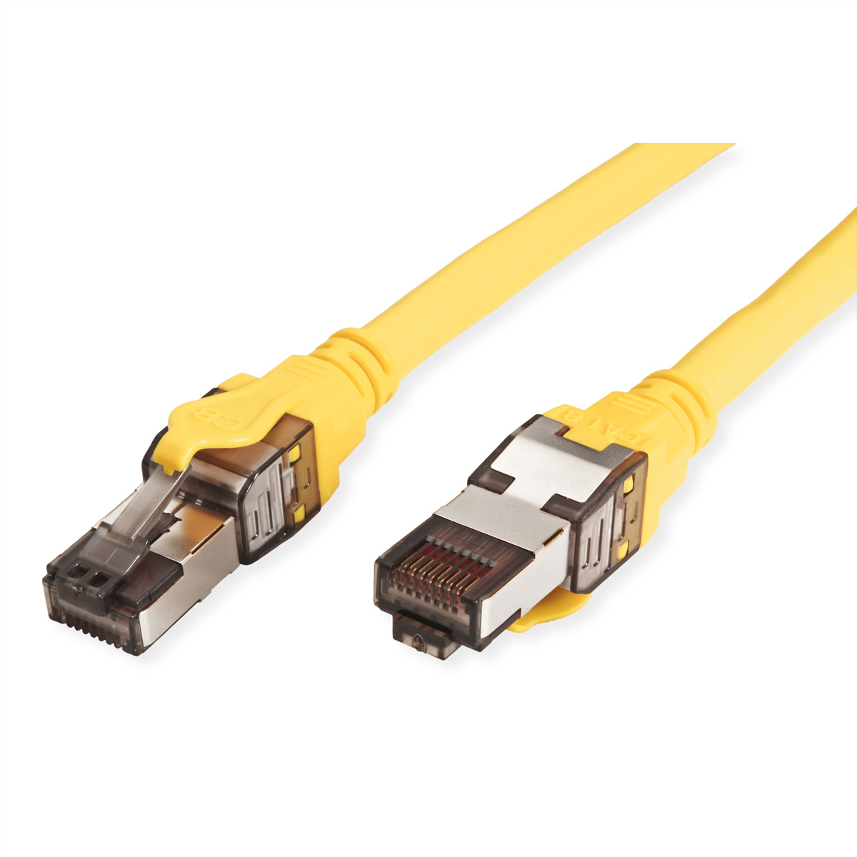 Gele Ethernet-kabel met connectoren op een witte achtergrond.