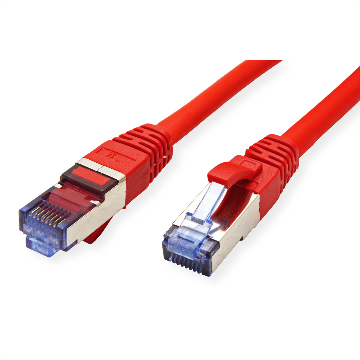 Twee rode netwerkkabels met connectoren op een witte achtergrond.