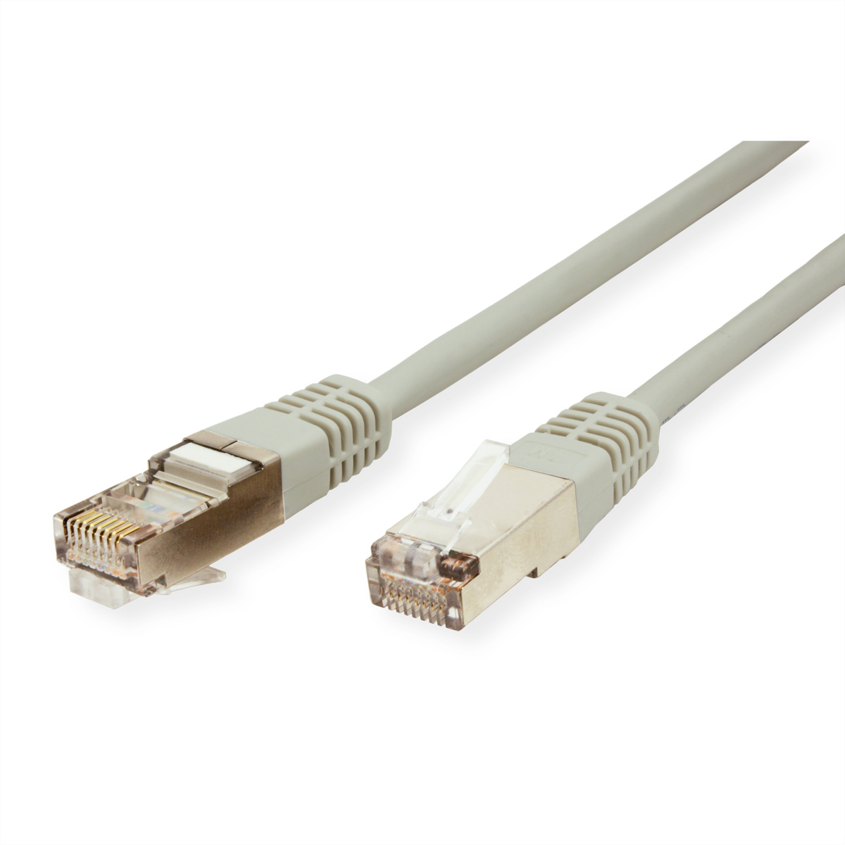 Câble Ethernet gris avec connecteurs. Isolé sur fond blanc, gros plan.