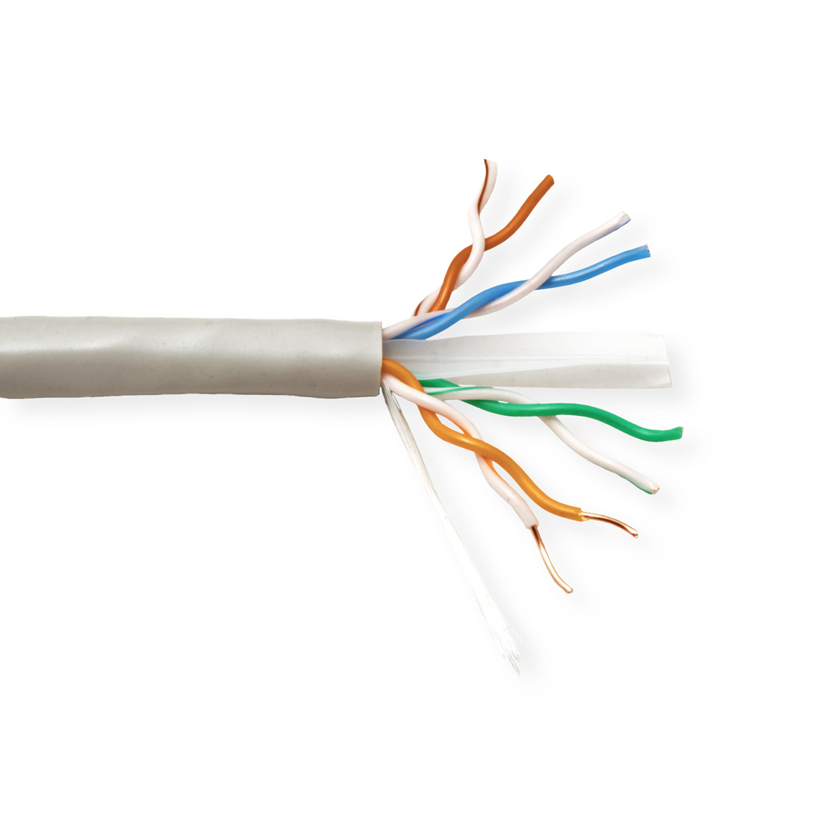 Schnittende eines grauen Netzwerkkabels. Freiliegende farbige Drähte: orange, blau, weiß, grün und braun.