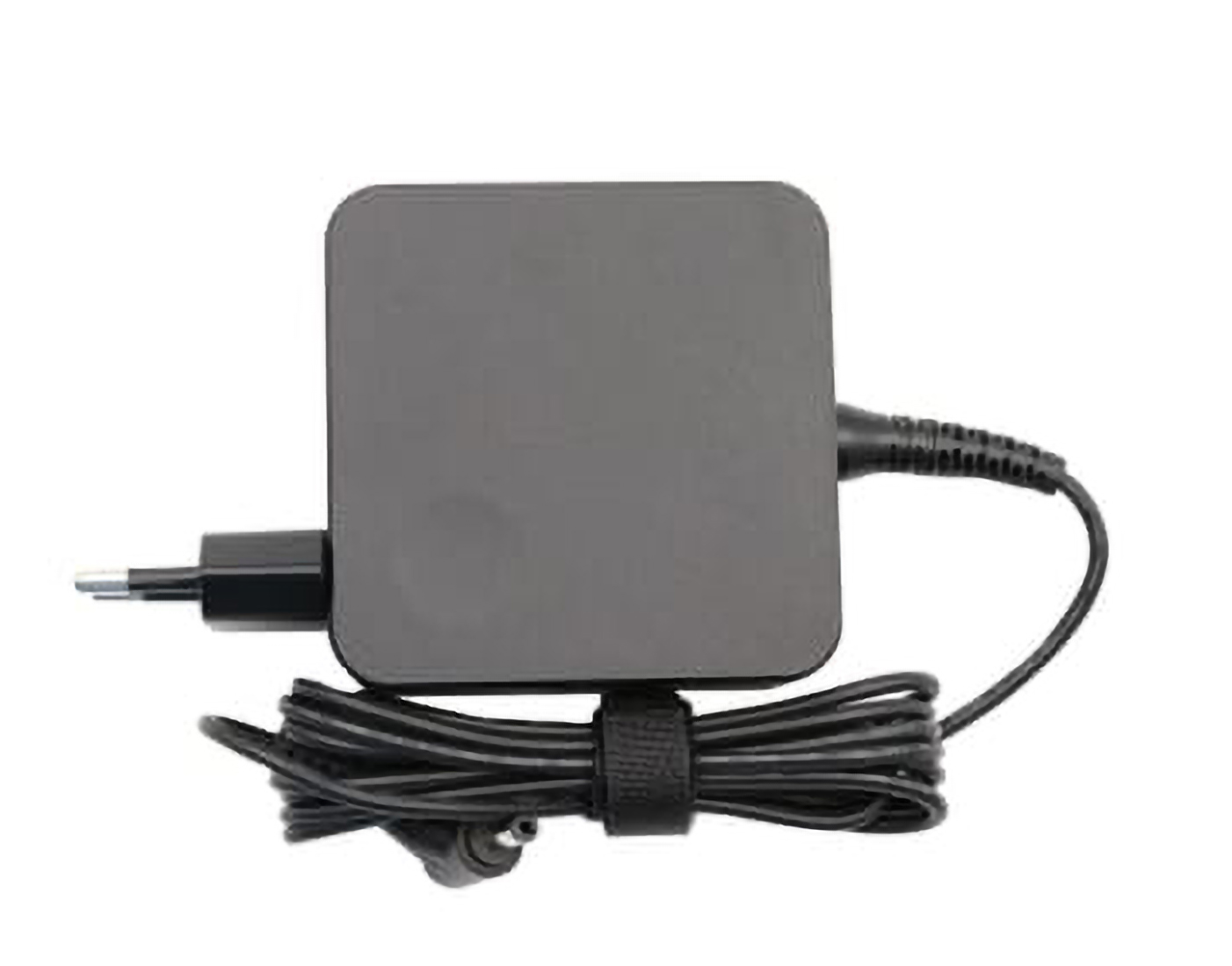 Schwarzes Ladegerät mit schwarzem Kabel, Stecker und verstellbarem Gurt. Weißer HG.