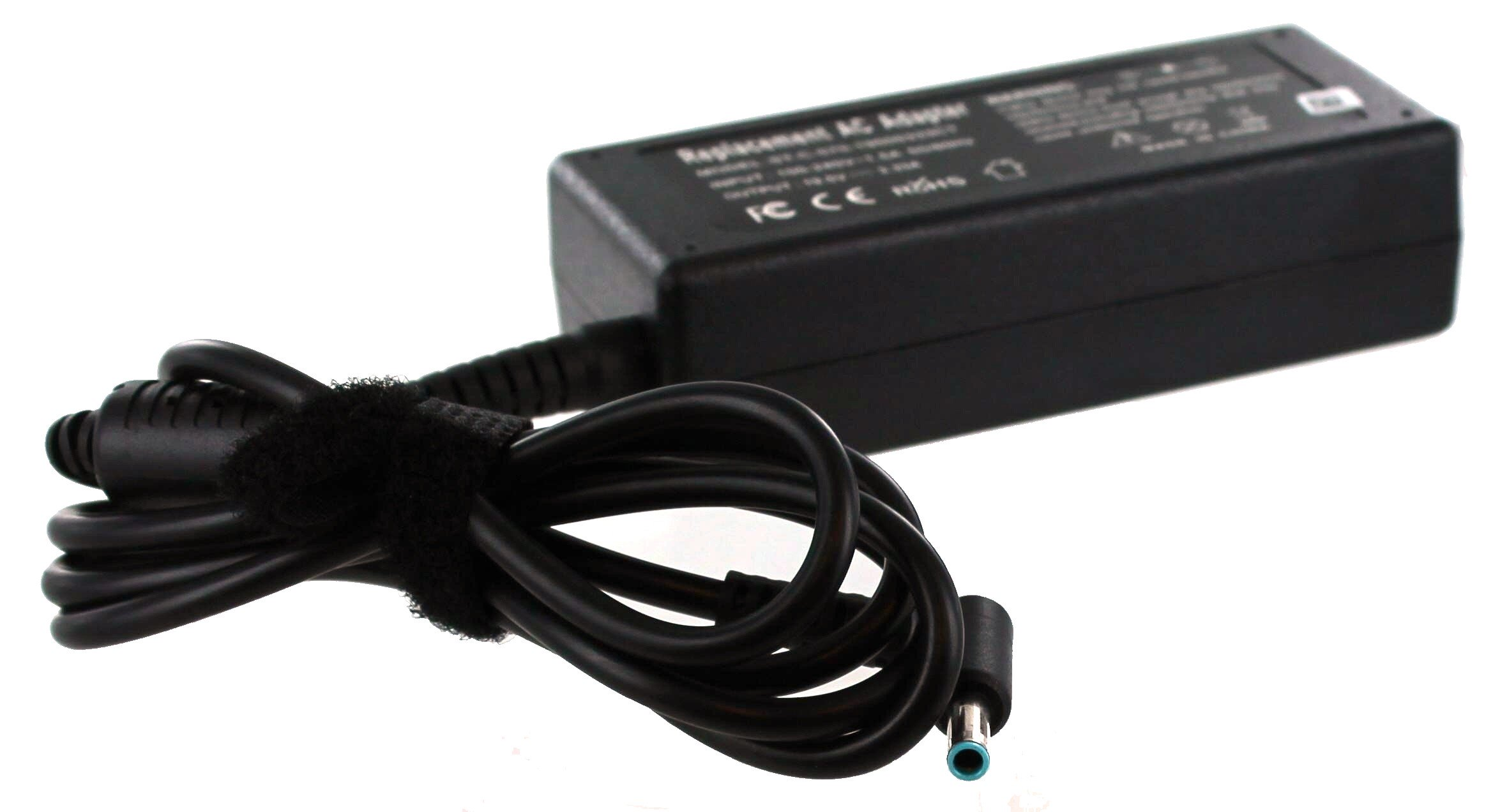 Schwarzes Laptop-Ladegerät mit Kabel, schwarzem und blaugrünem Stecker, und einem Etikett: Replacement AC Adapter.