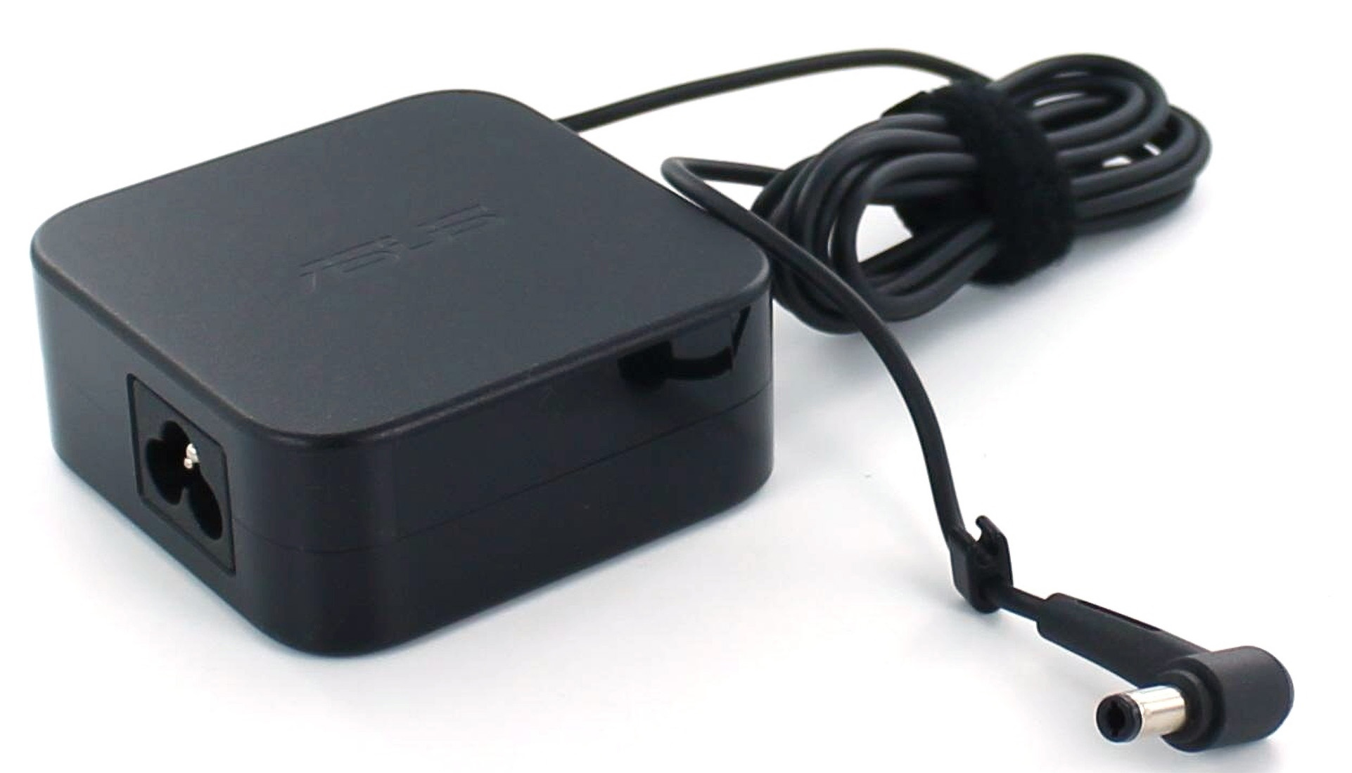 Ein schwarzes ASUS Laptop-Ladegerät mit schwarzem Kabel und DC-Anschluss.