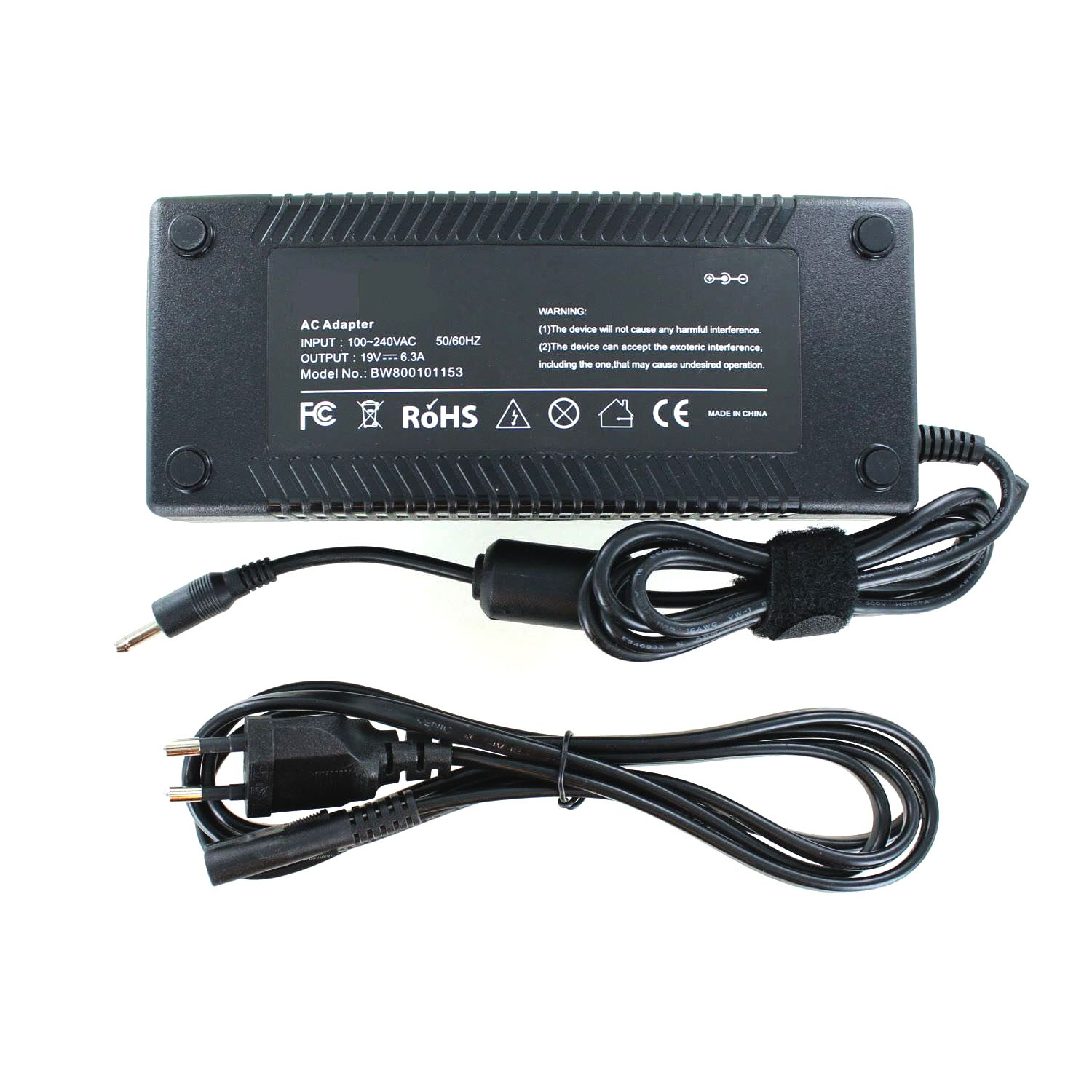 Schwarzes Netzteil mit Dreipol-Stecker, DC-Anschluss und Netzkabel.