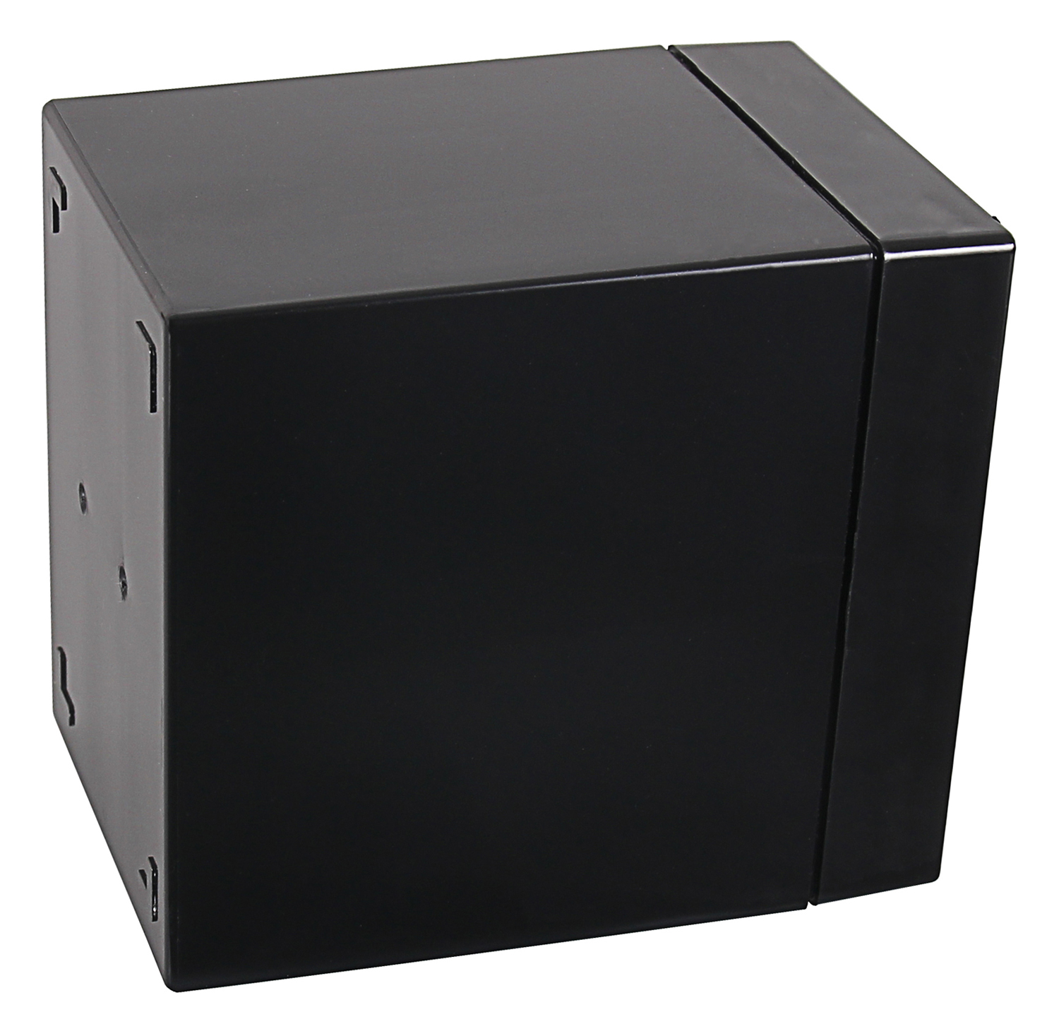 Schwarze, rechteckige Box mit Deckel. Die Box steht leicht angewinkelt vor weißem Hintergrund.
