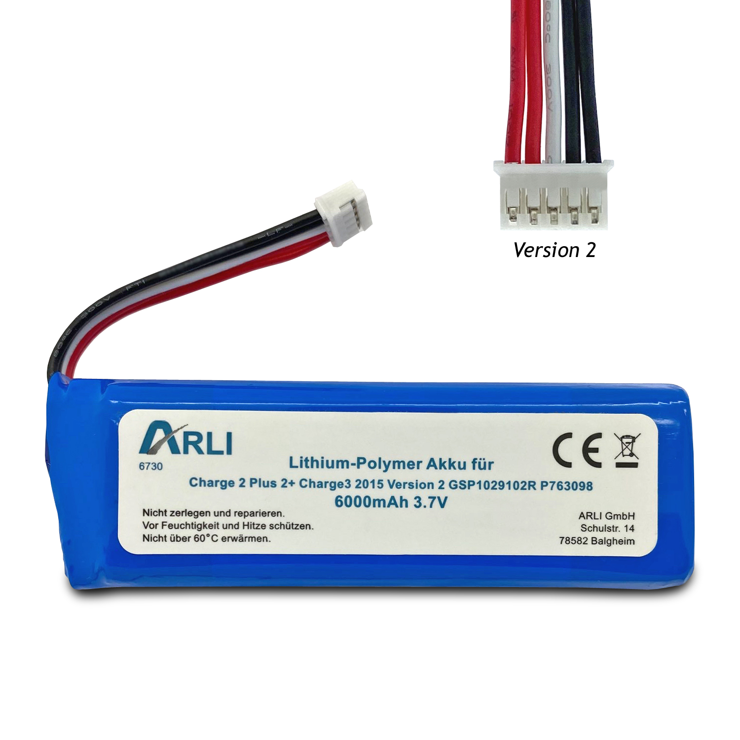 Blaue Batterie mit Drähten, weißer Hintergrund.