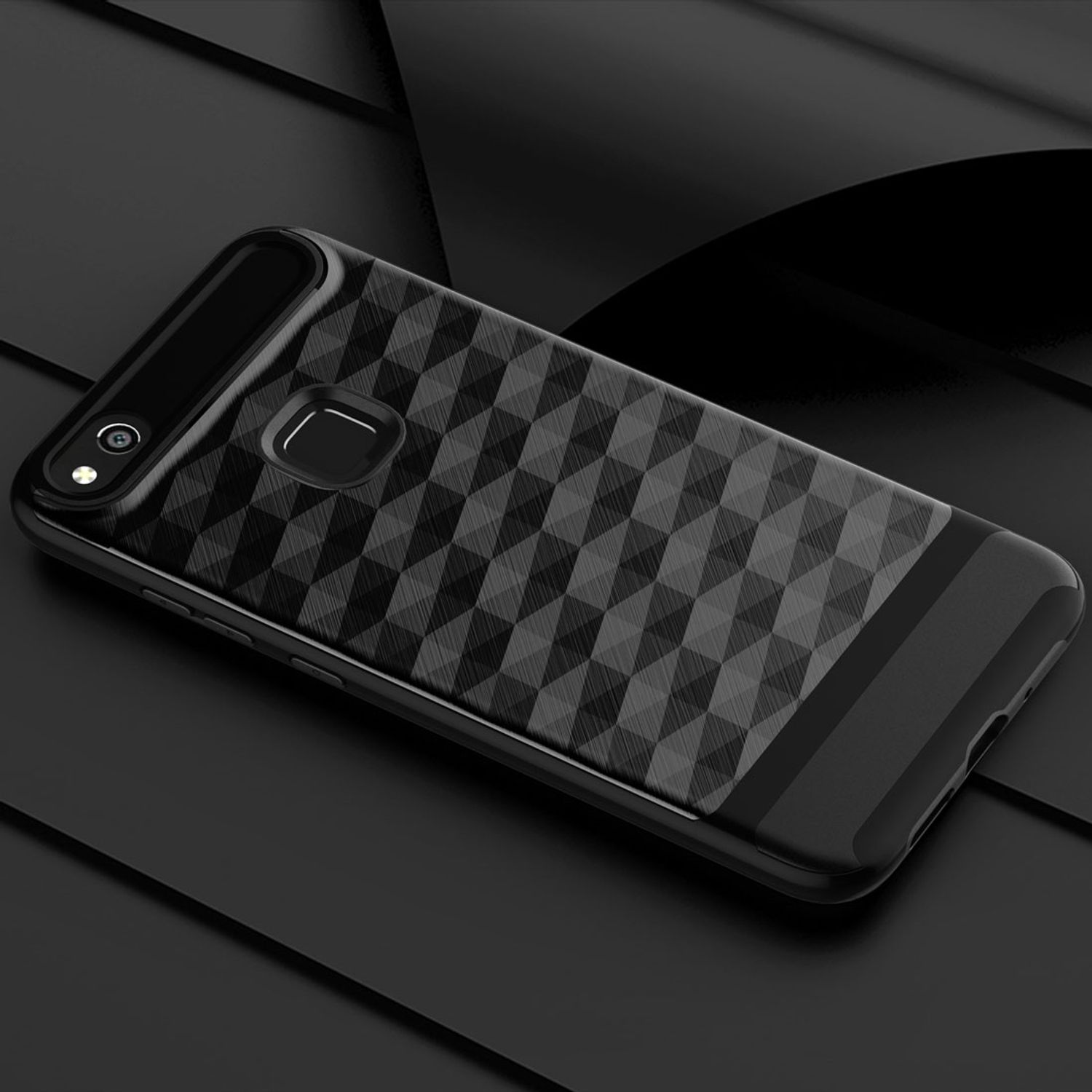Schwarze Handyhülle mit geometrischem Muster. Auf schwarzem Hintergrund.