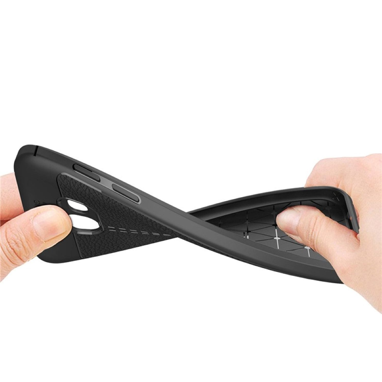 Hände, die eine schwarze Handyhülle biegen, weißer Hintergrund.