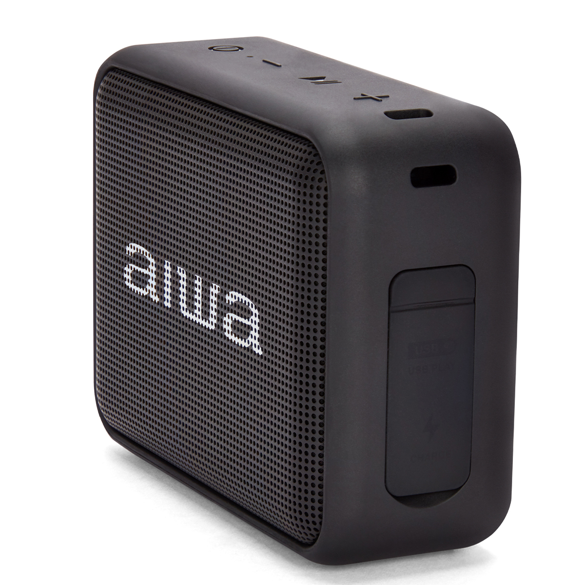 Czarny głośnik Aiwa z nazwą marki na biało. Ma przednią ścianę przypominającą siatkę i boczne drzwiczki.