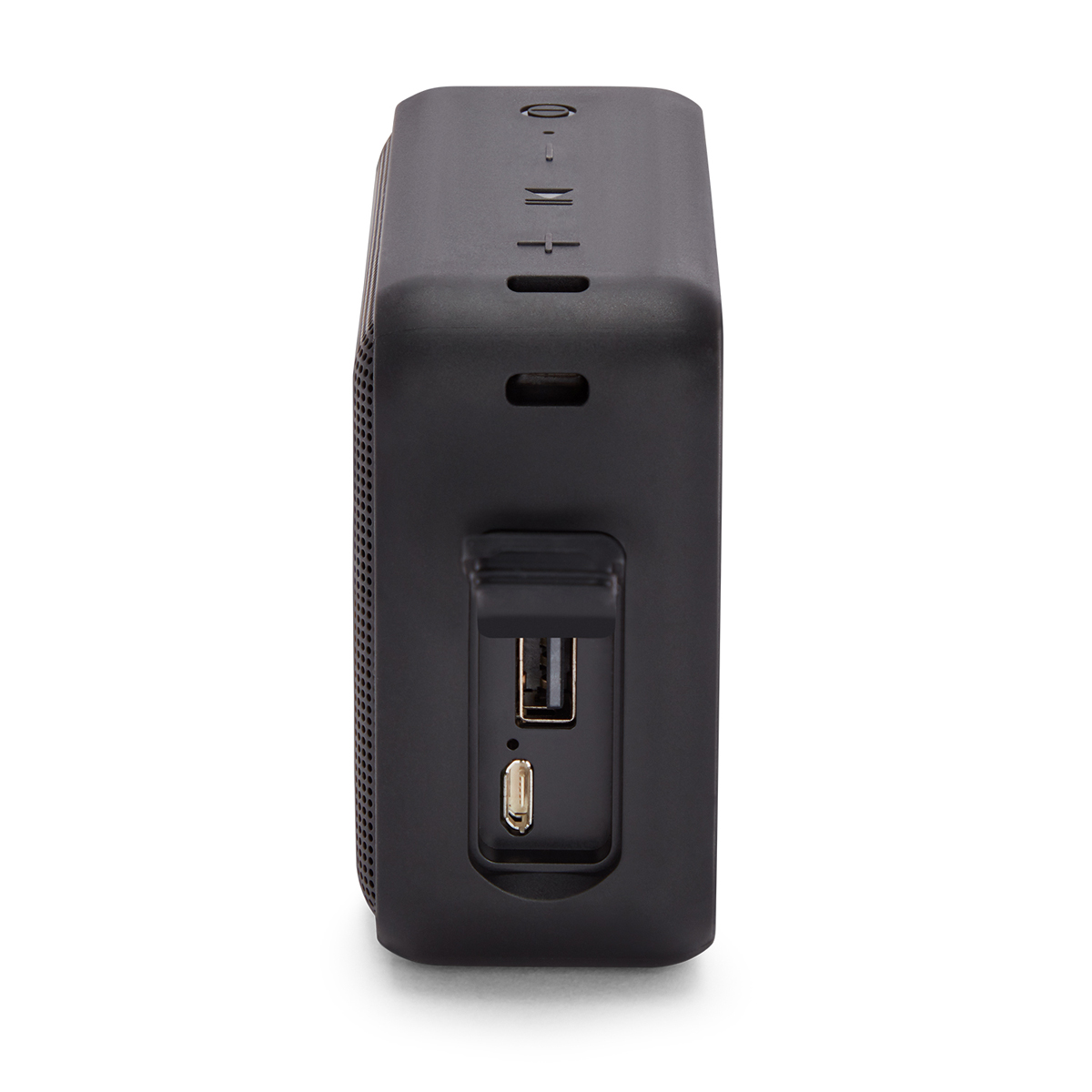 Czarny głośnik z portami USB. Głośnik ma siatkową konstrukcję. Białe tło.