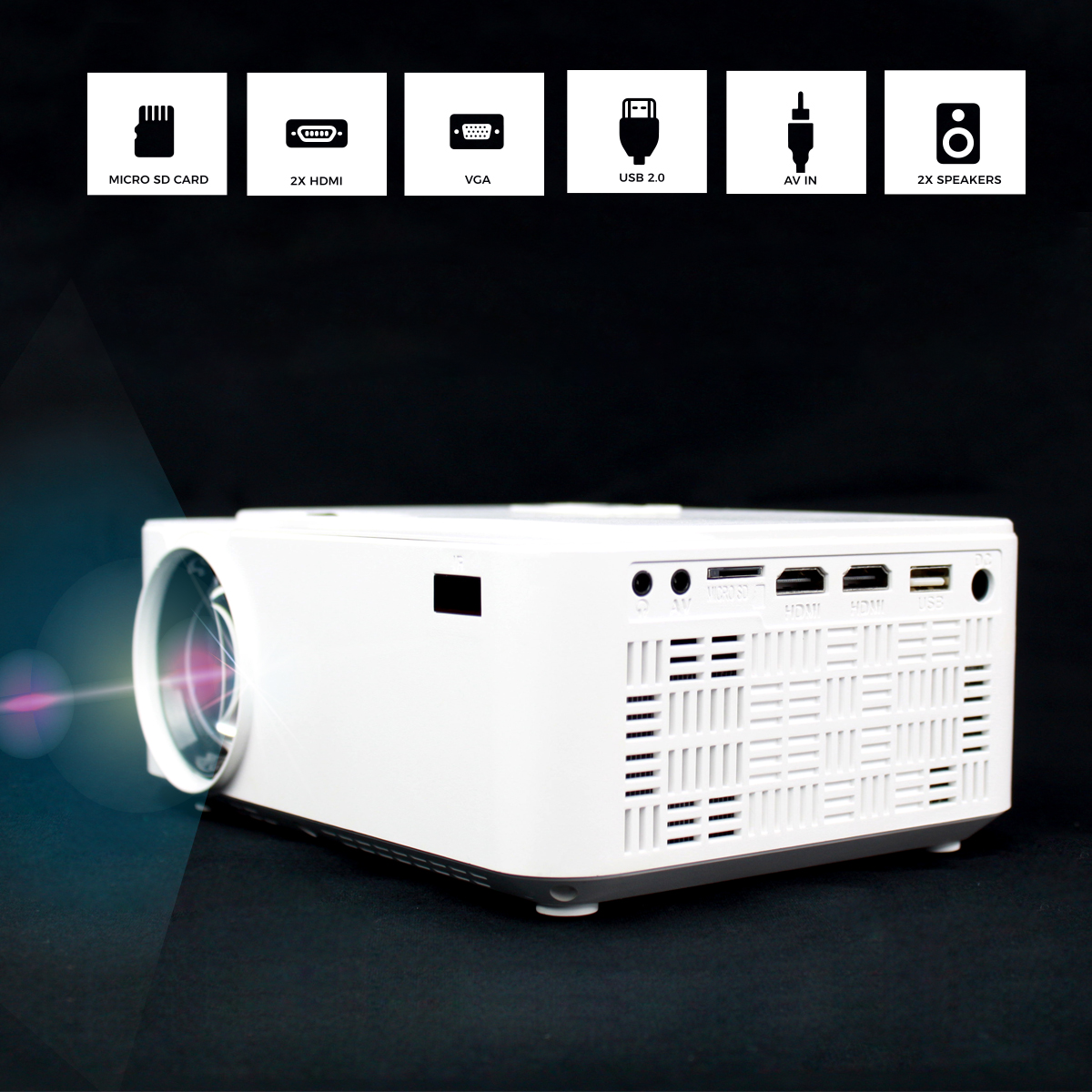 Biały projektor z wieloma portami, ikonami i obiektywem wyświetlającym wiązkę światła.