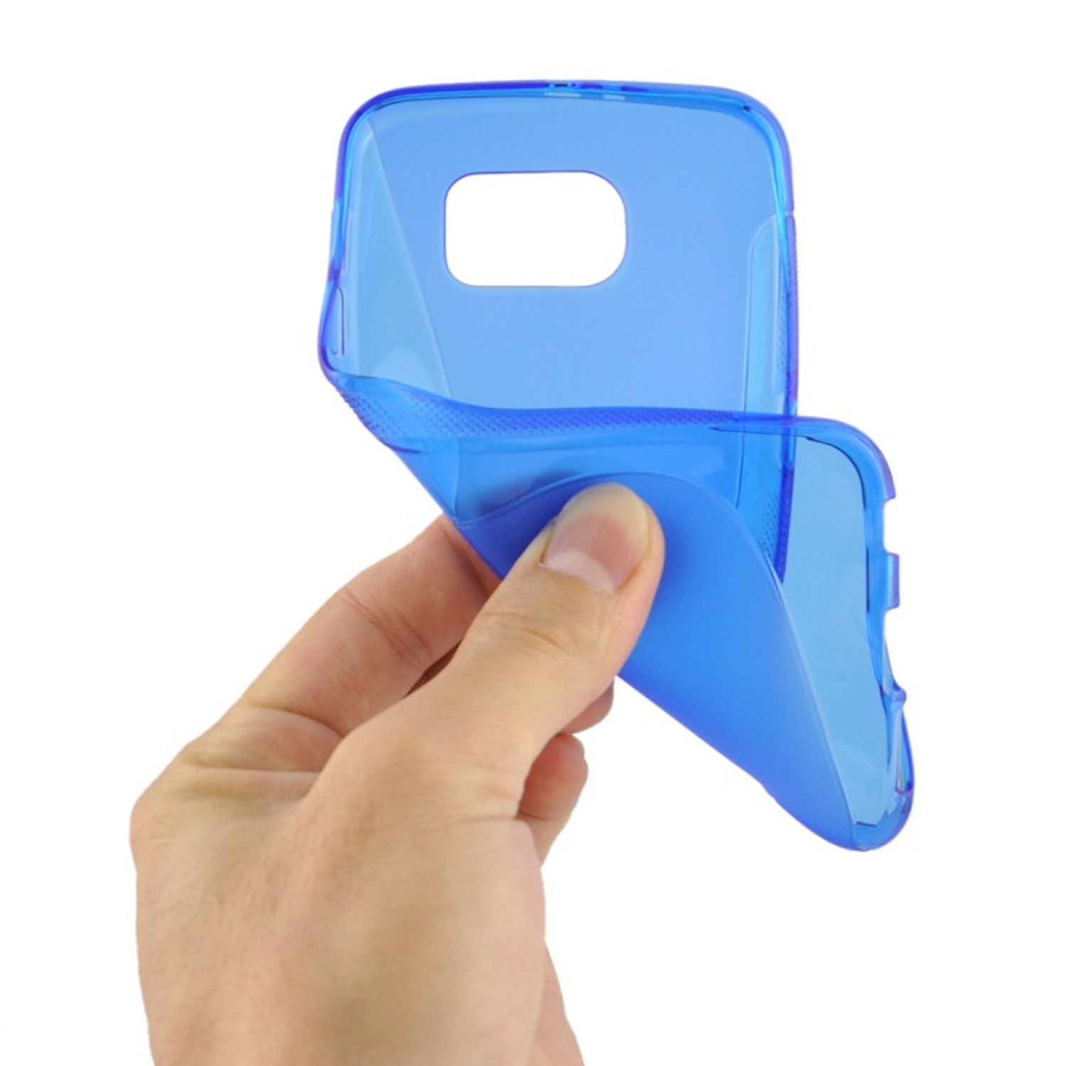 Eine Hand hält eine blaue Handyhülle, die teilweise gebogen ist. Die Hülle ist transparent.