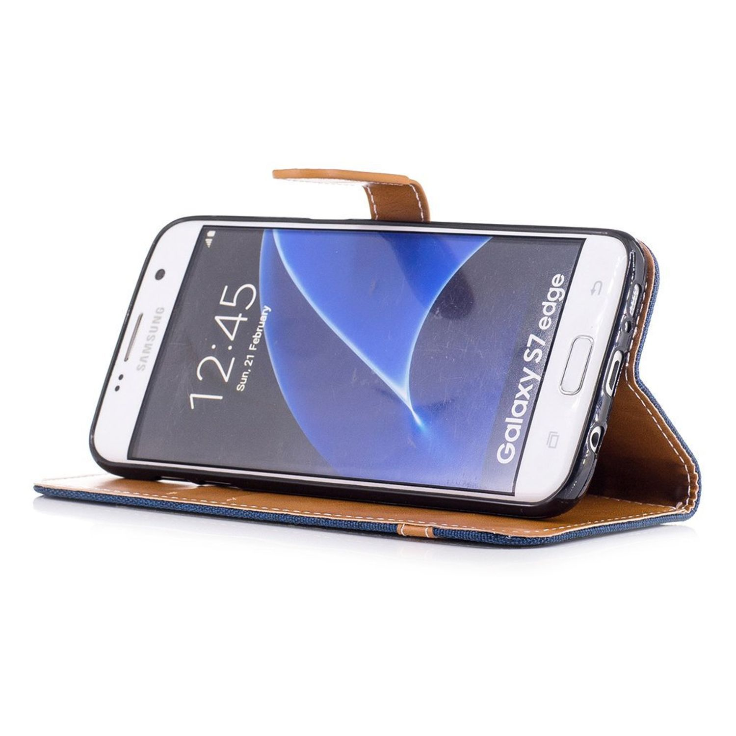 Telefon mit geöffneter brauner Hülle, Bildschirm sichtbar, weißer Hintergrund.