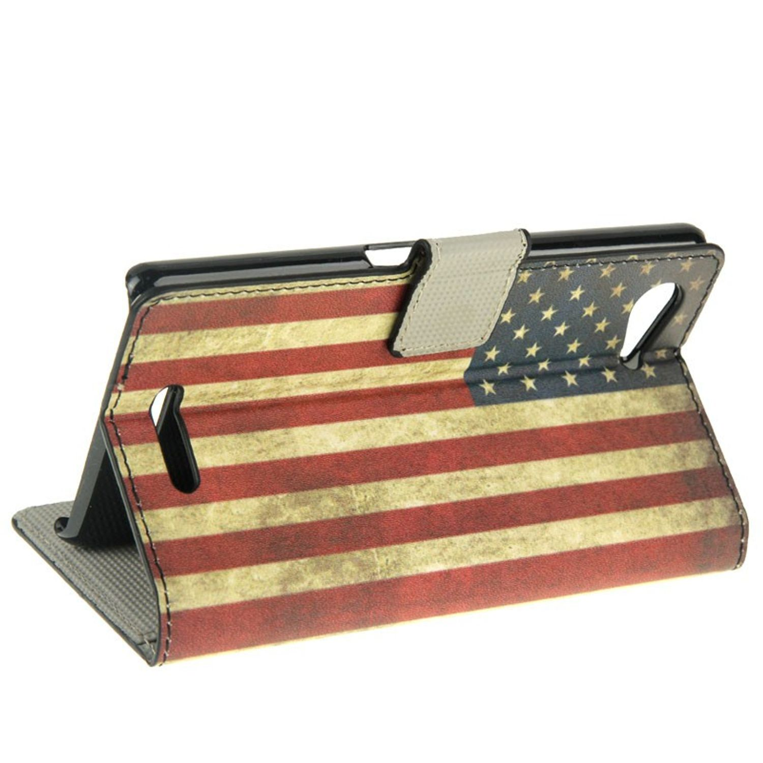 Handyhülle mit amerikanischem Flaggen-Design. Telefon in der Hülle. Grauer Hintergrund.