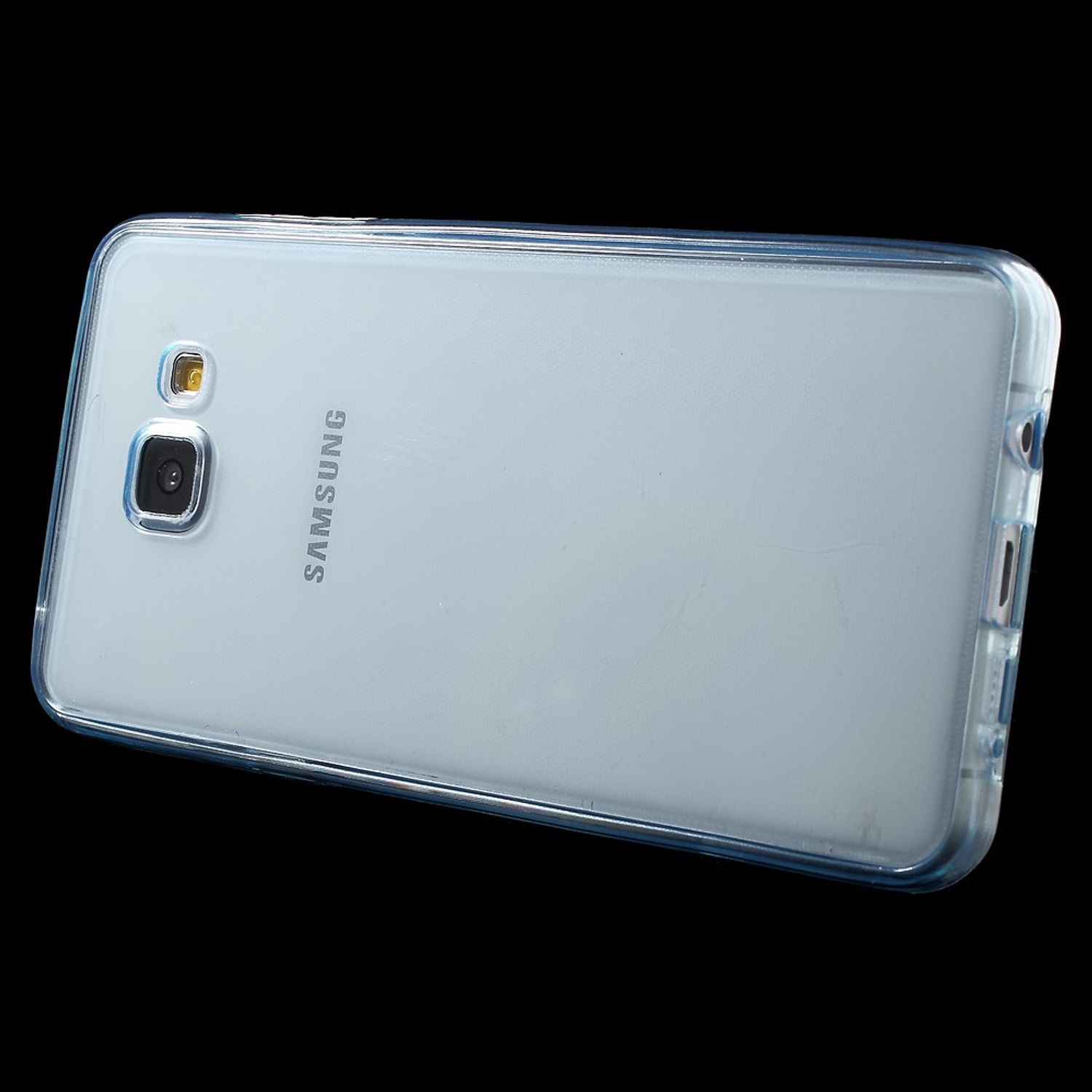 Rückseite des Telefons mit klarer Hülle. Samsung-Logo sichtbar. Schwarzer Hintergrund.