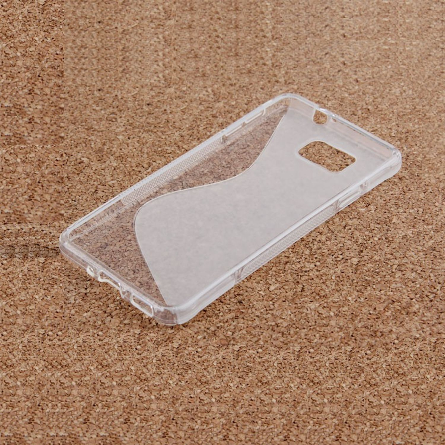 Transparente Handyhülle auf Kork. Mit geschwungenem Design. Der Hintergrund ist Kork.