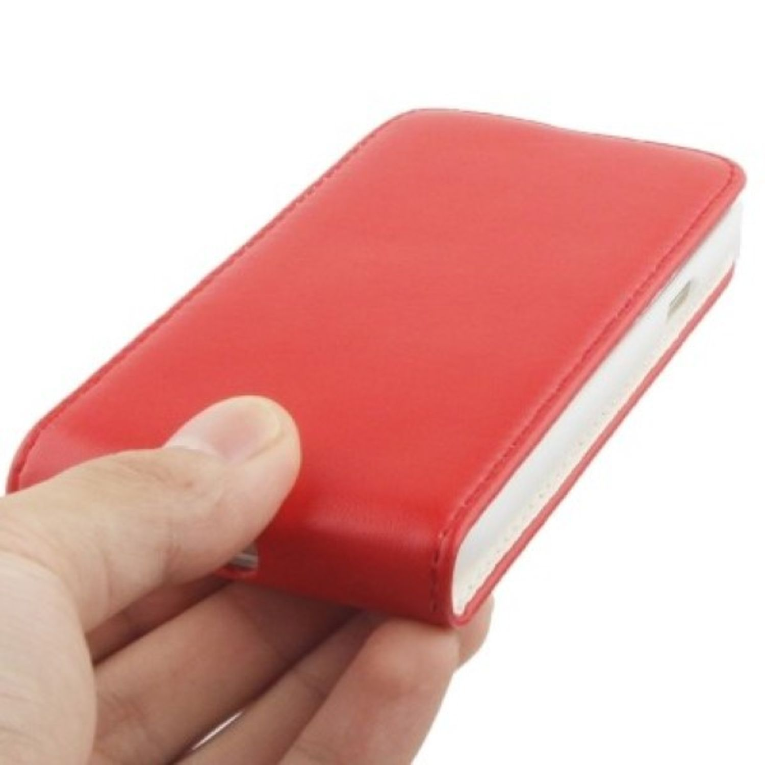 Eine rote Handyhülle mit weißem Rand, in einer Hand gehalten.