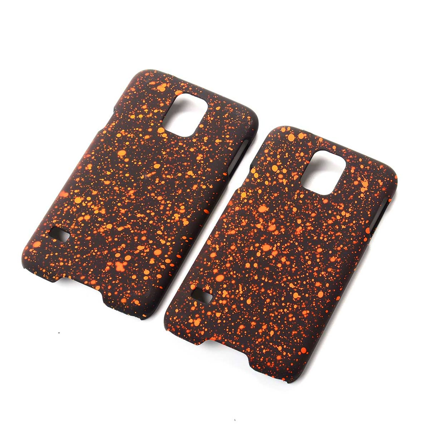 Zwei Handyhüllen mit schwarzer Basis und orangefarbenem Spritzdesign.