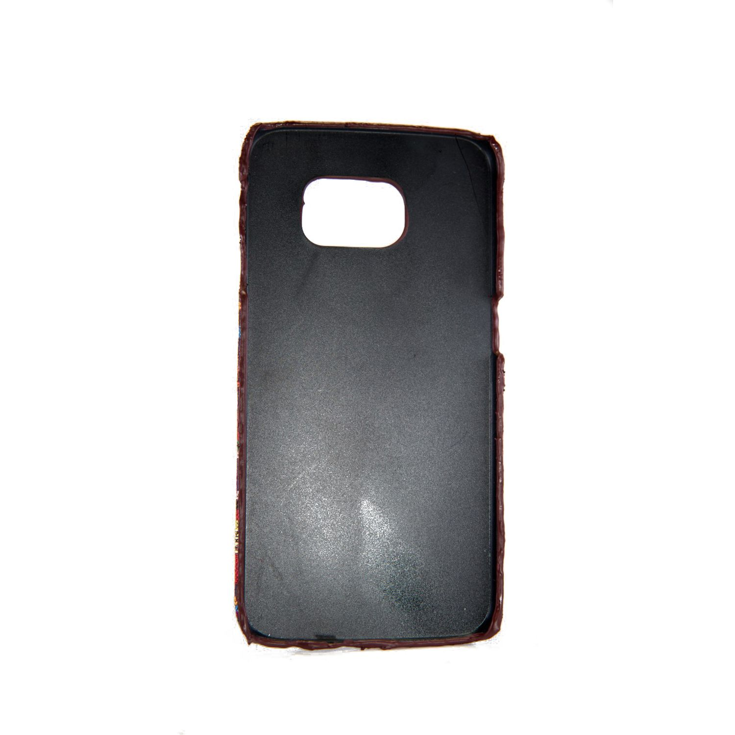Schwarze Handyhülle, offen. Innenseite mit buntem Design.