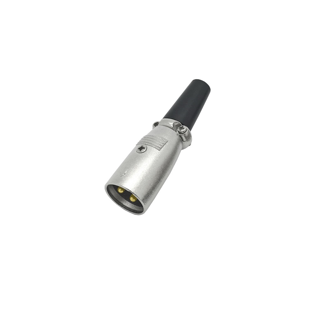 Silberner XLR-Stecker mit schwarzem Gummiende, isoliert auf weißem Hintergrund.