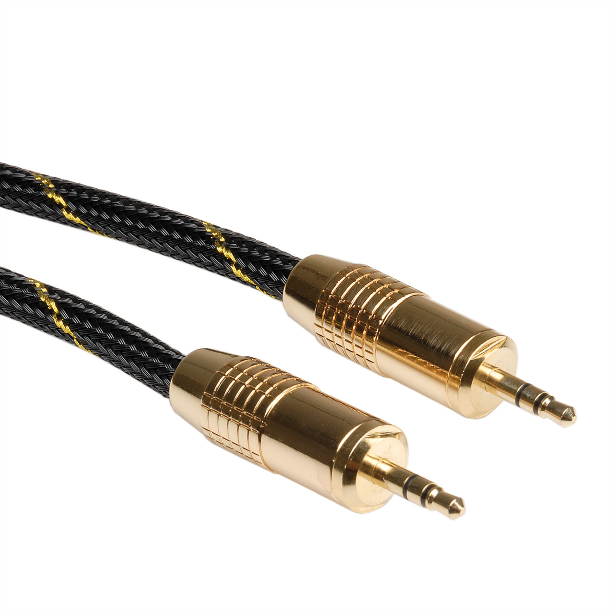 Twee goudkleurige 3,5 mm audiokabels. Zwart-gouden gevlochten kabels tegen een witte achtergrond.