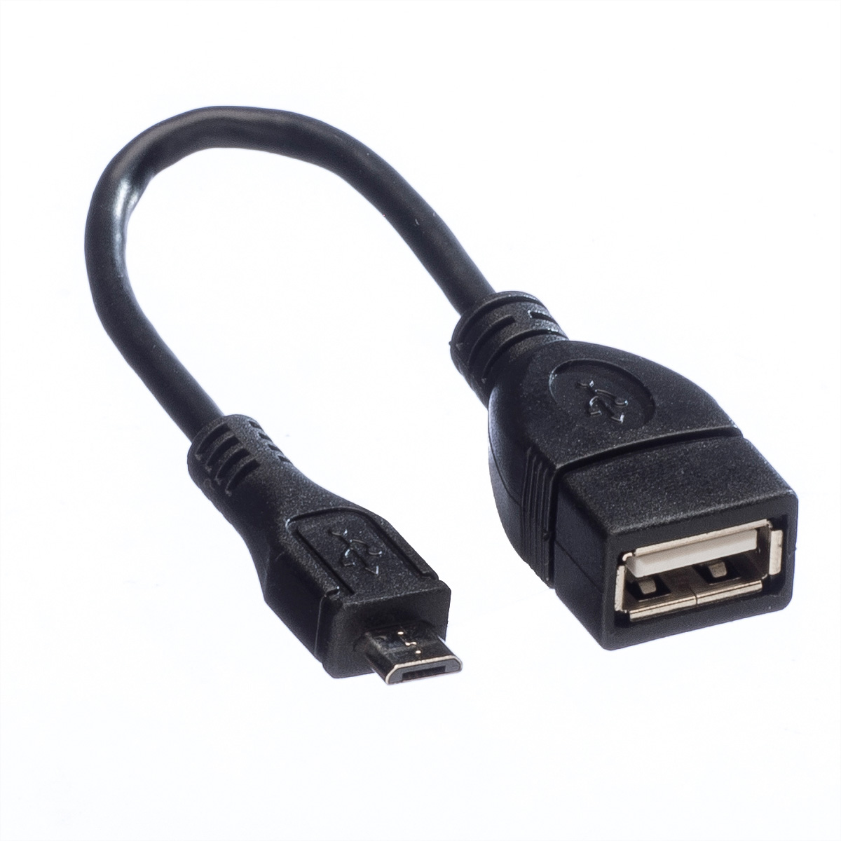 Câble adaptateur USB noir. Une extrémité est micro USB, l'autre un port USB-A. Fond blanc.