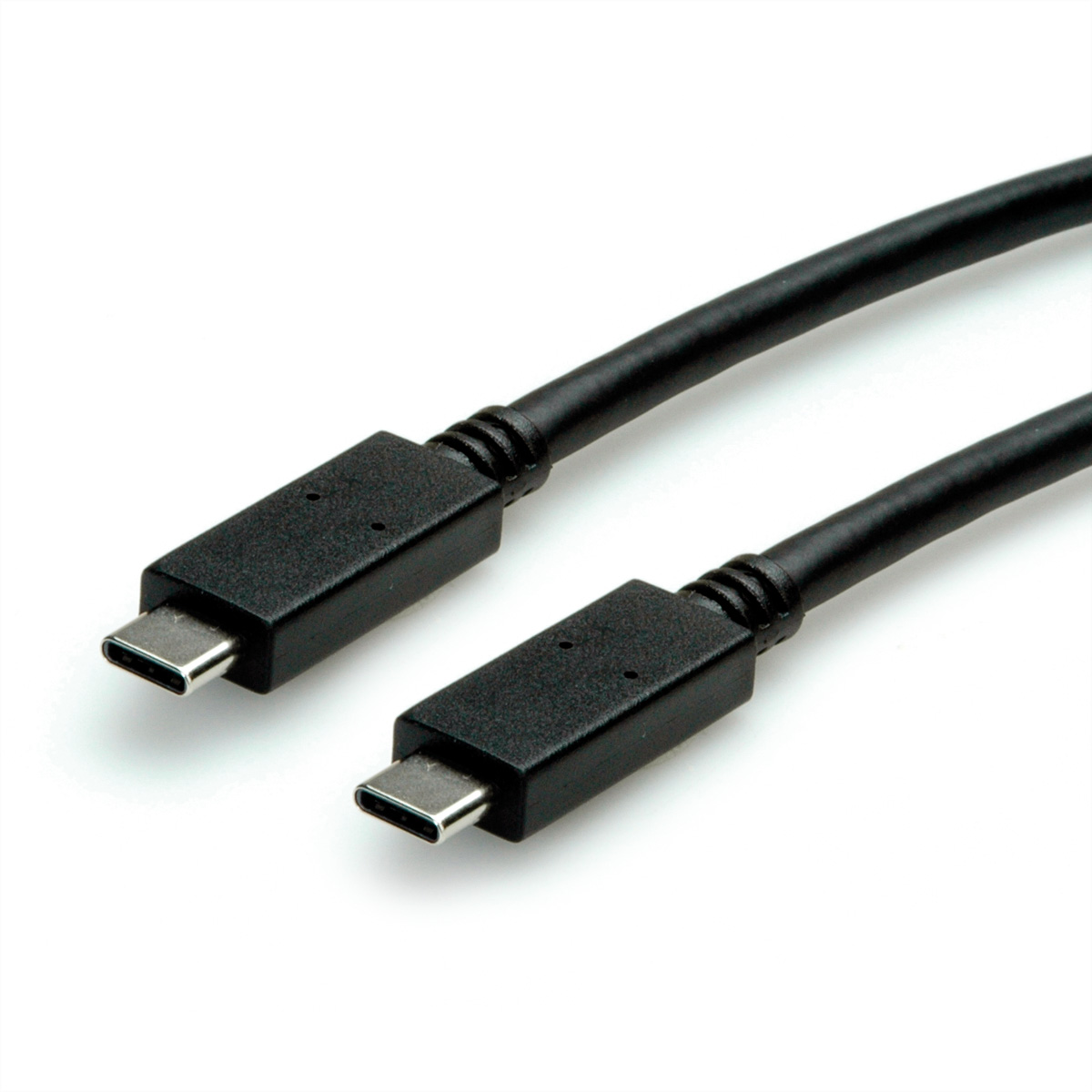 Zwarte USB-C kabels met connectoren. Witte achtergrond.