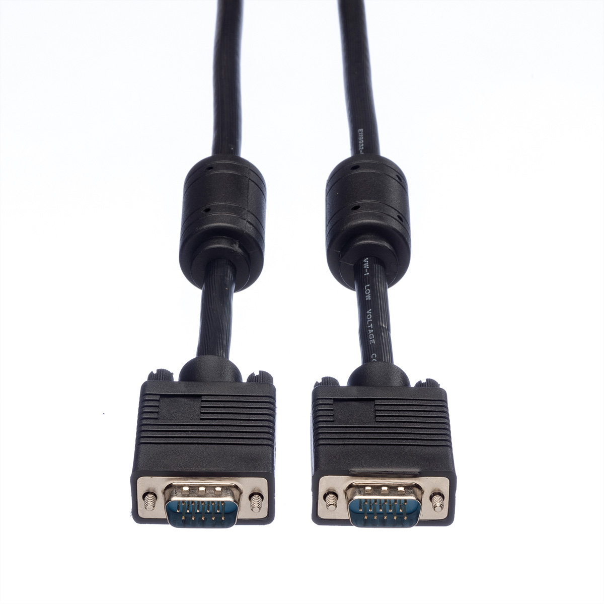 Deux câbles VGA noirs. Les câbles sont côte à côte. Connecteurs bleus.