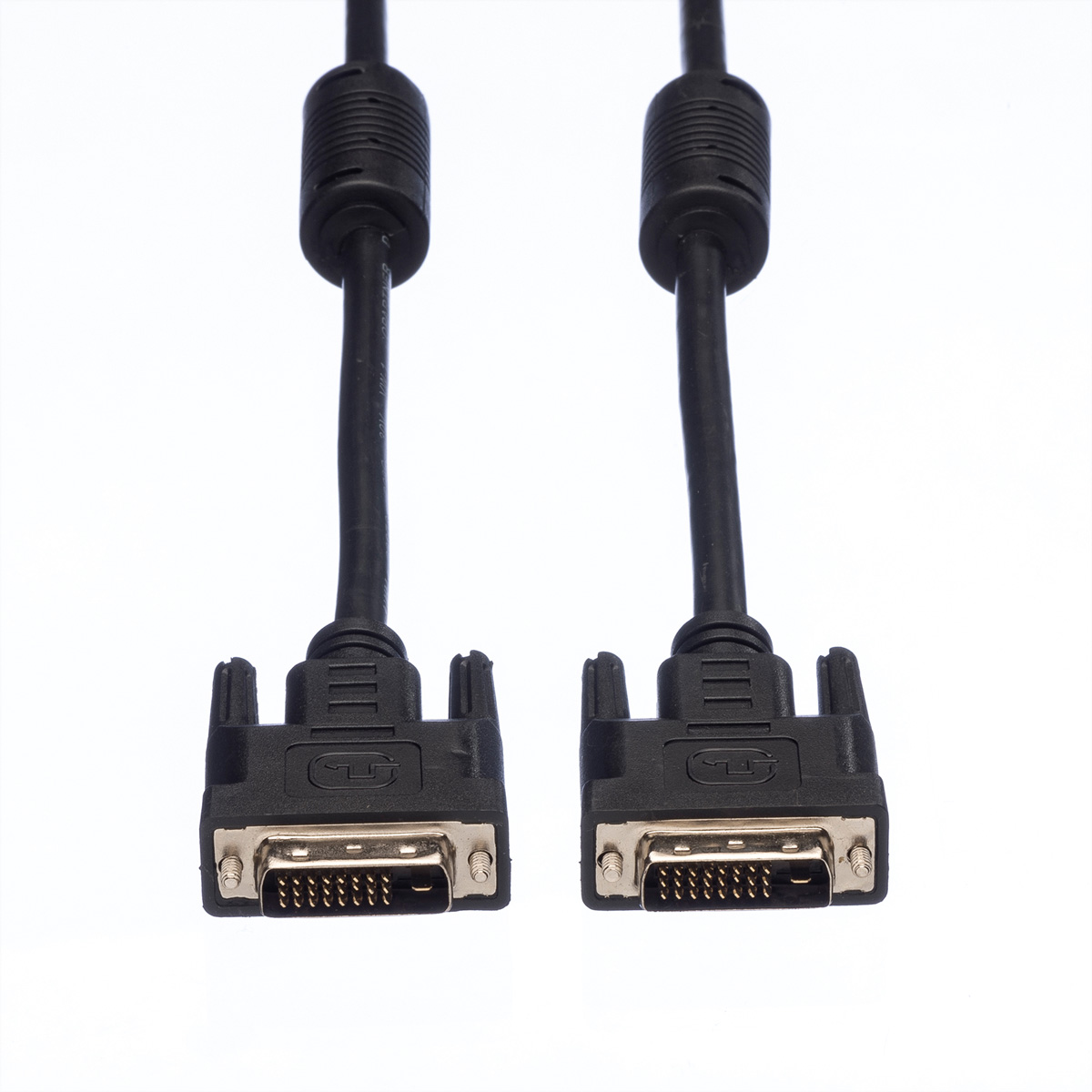 Zwei schwarze DVI-Kabel. Schwarze Anschlüsse mit Pins. Weißer Hintergrund.