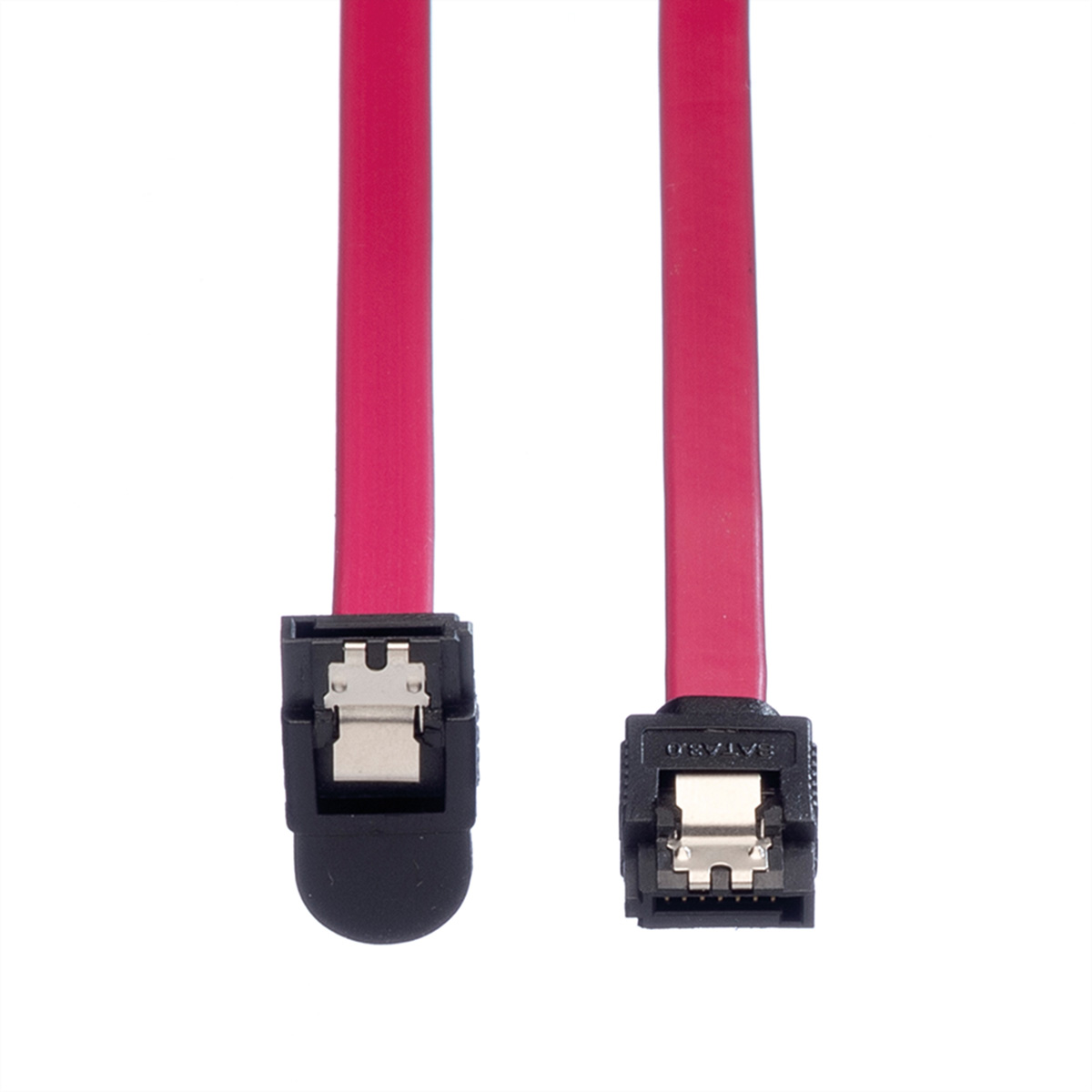 Câble SATA rouge avec connecteurs noirs. Le câble est sur un fond blanc.
