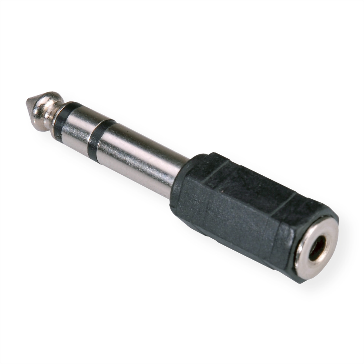 Een zilveren en zwarte audio jack-adapter, geïsoleerd op een witte achtergrond.