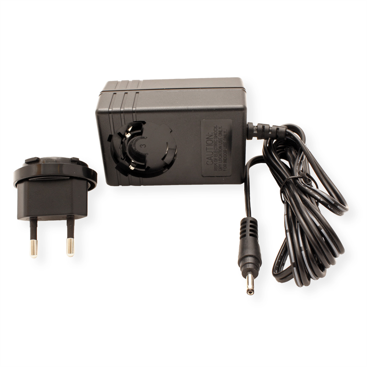 Schwarzes Netzteil und Stecker auf weißem Hintergrund, Draufsicht.