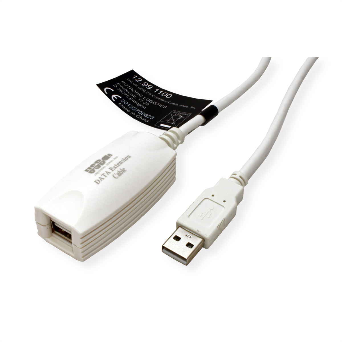 Weißes USB-Verlängerungskabel mit USB-A- und USB-Anschlüssen. Weißer Hintergrund.