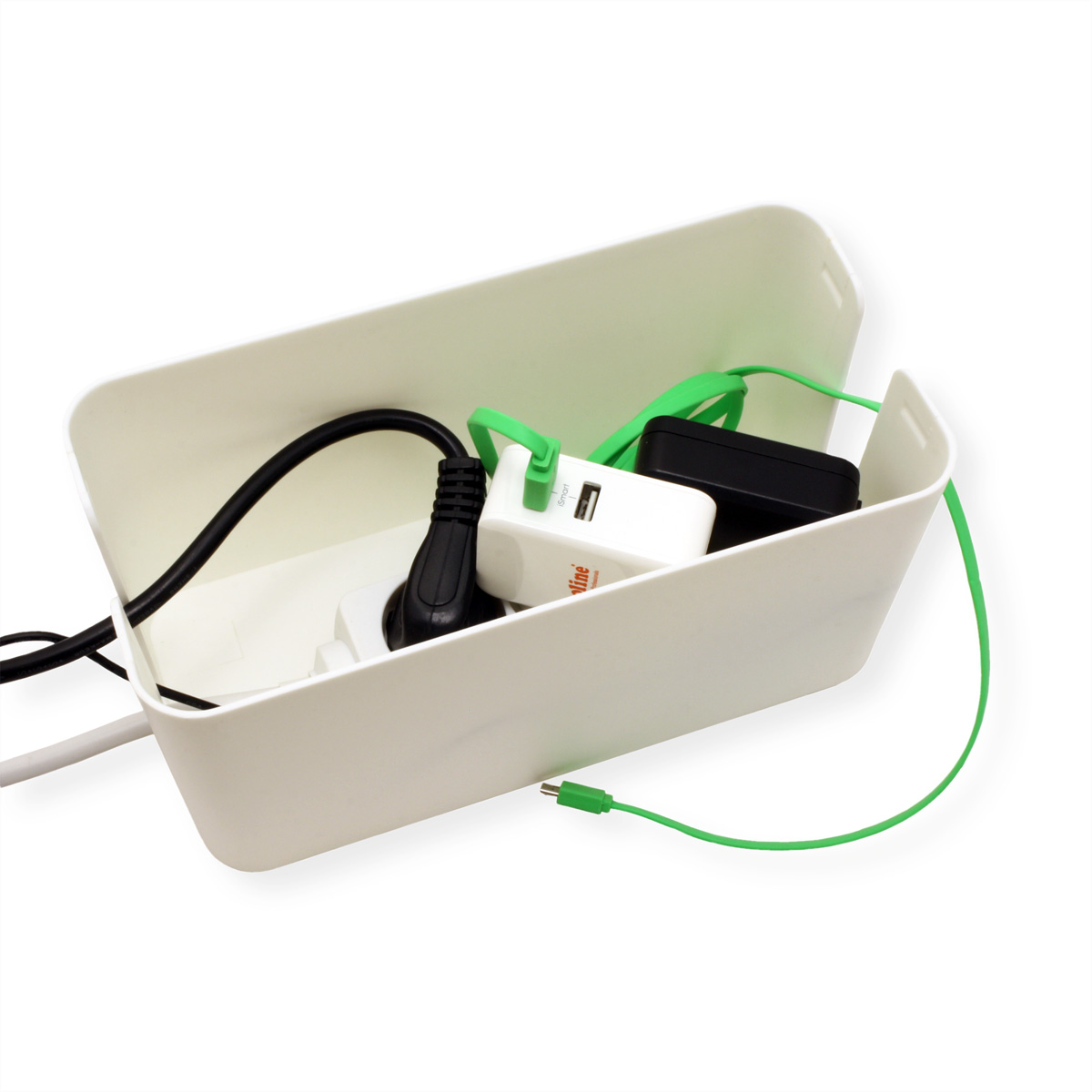 Eine weiße Kabelbox mit Kabeln und Ladegeräten, vor weißem Hintergrund.