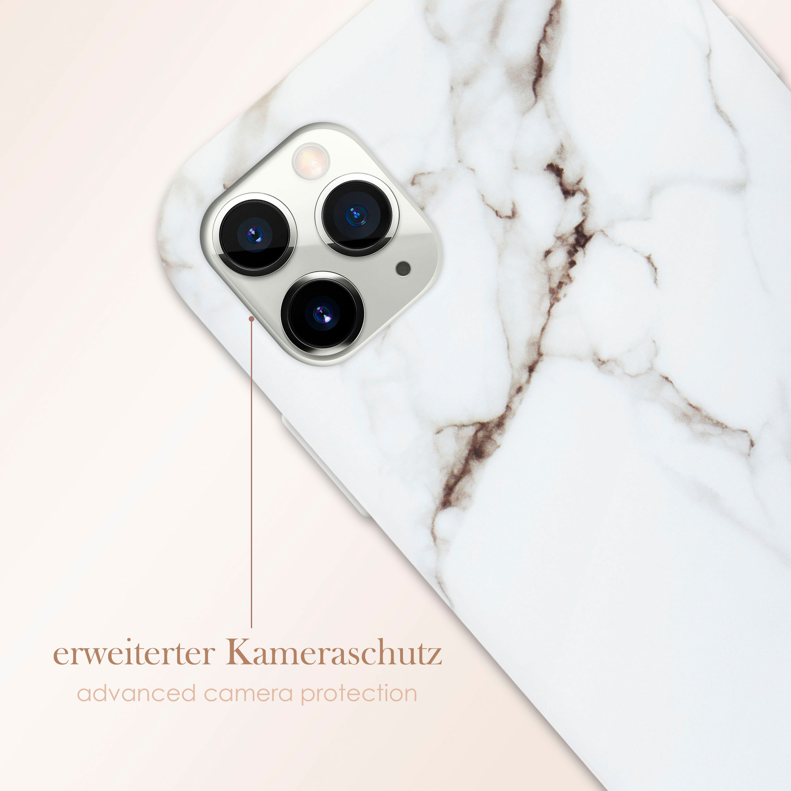 Eine weiße Handyhülle mit Marmordesign. Die Hülle hat einen Kameraausschnitt.