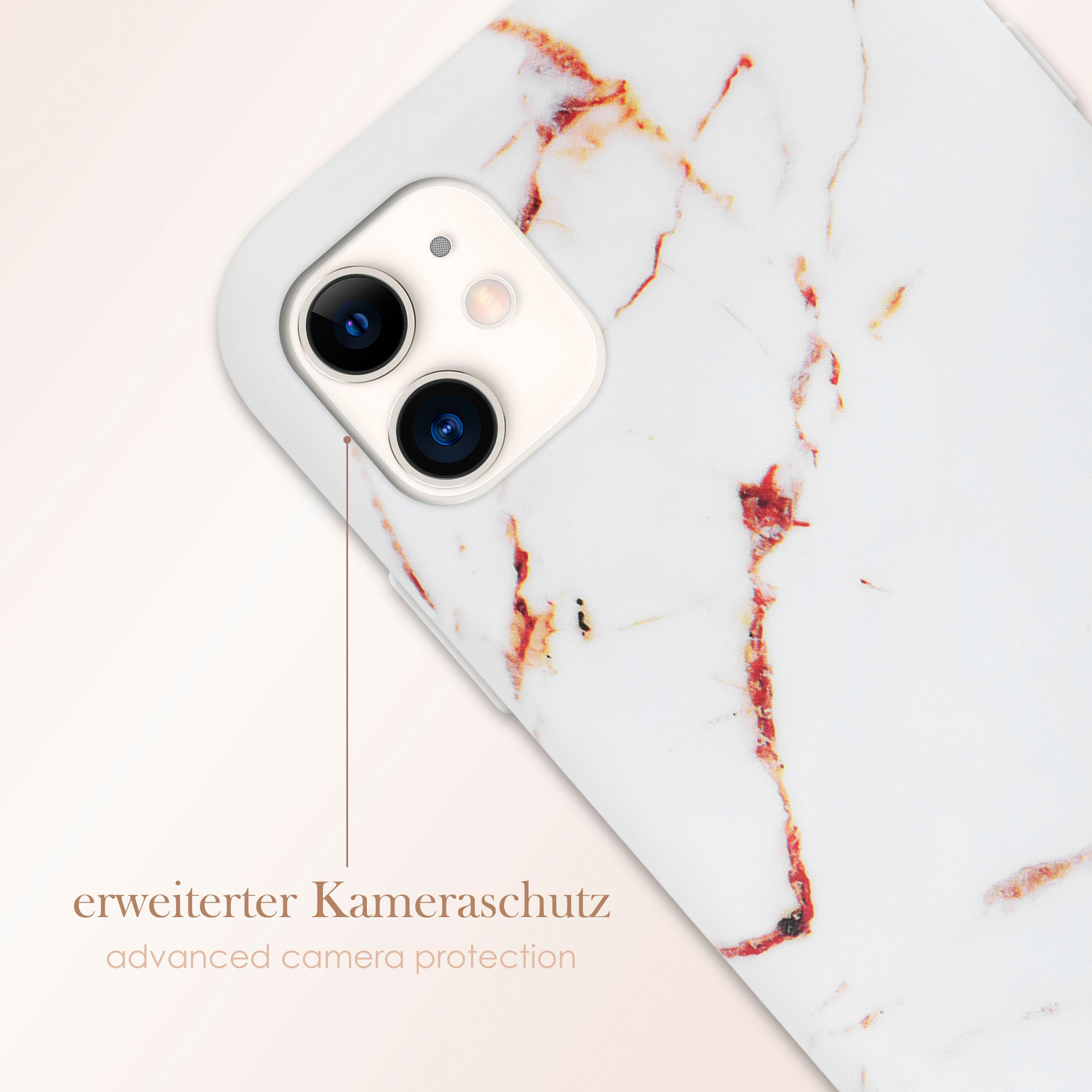 Nahaufnahme eines Telefons mit weißer marmorähnlicher Hülle und erweitertem Kameraschutz.
