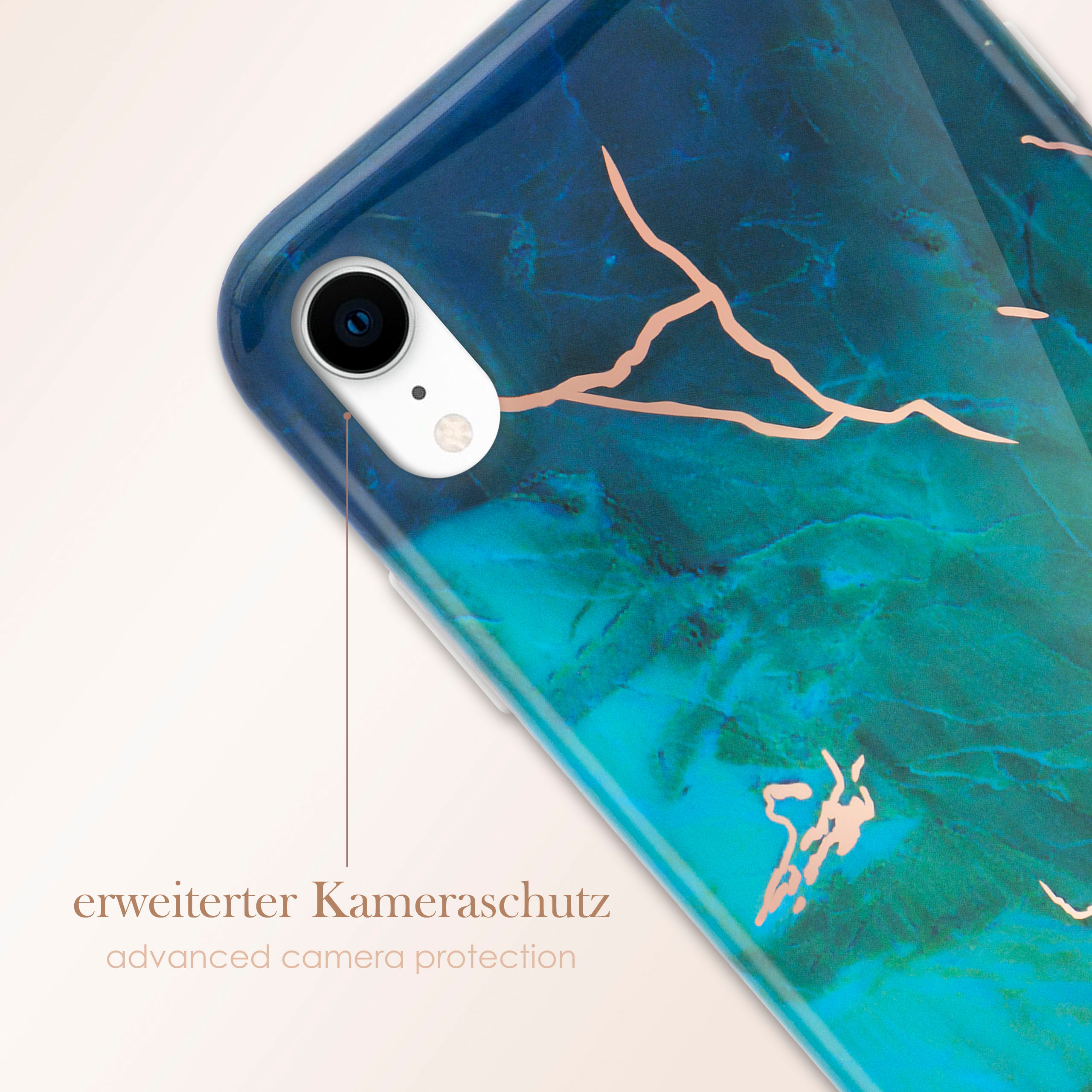 Nahaufnahme einer Handyhülle mit blau-grünem Marmormuster. Der Text ist sichtbar.