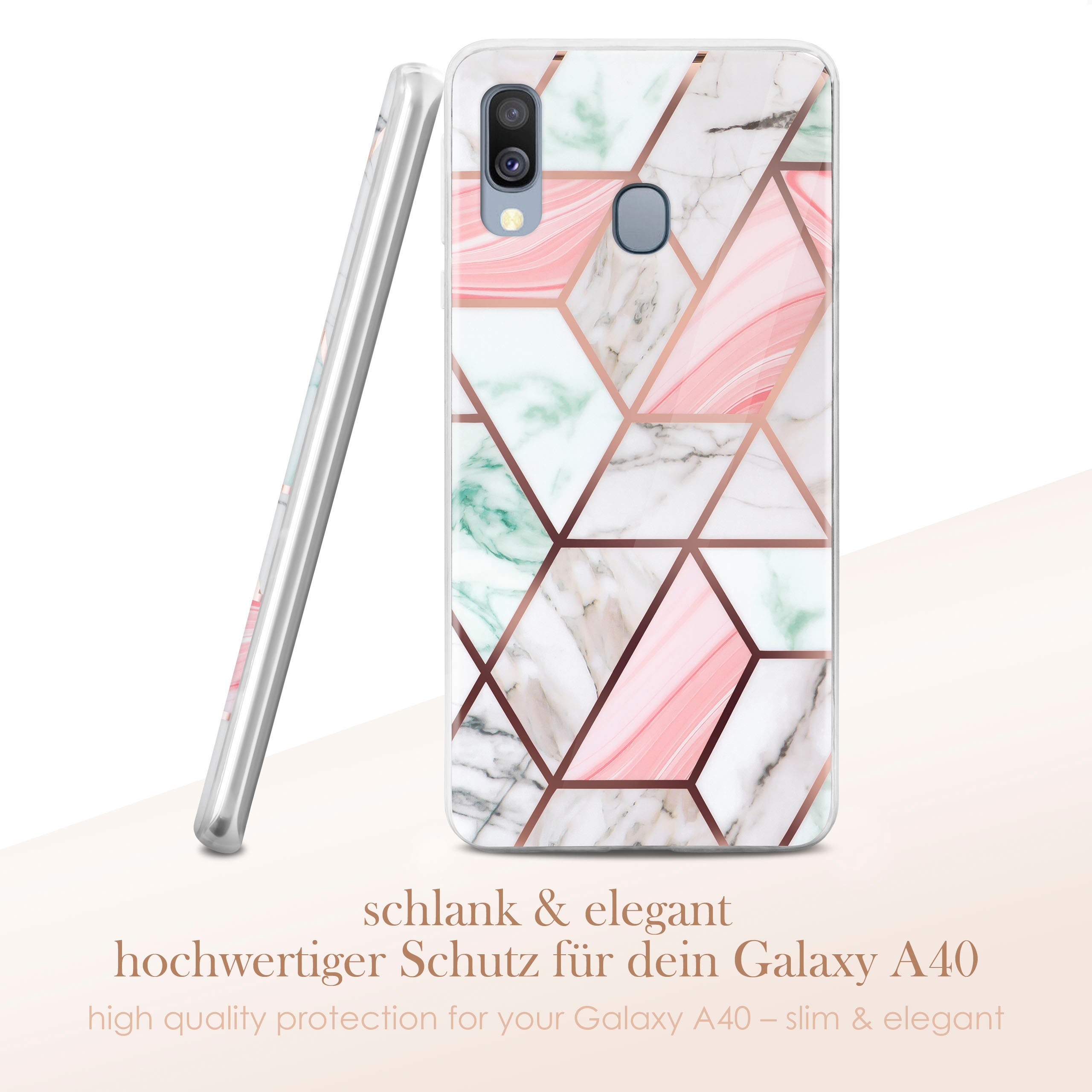 Eine Handyhülle mit Marmordesign mit rosa und goldenen Akzenten, auf weißem Untergrund.