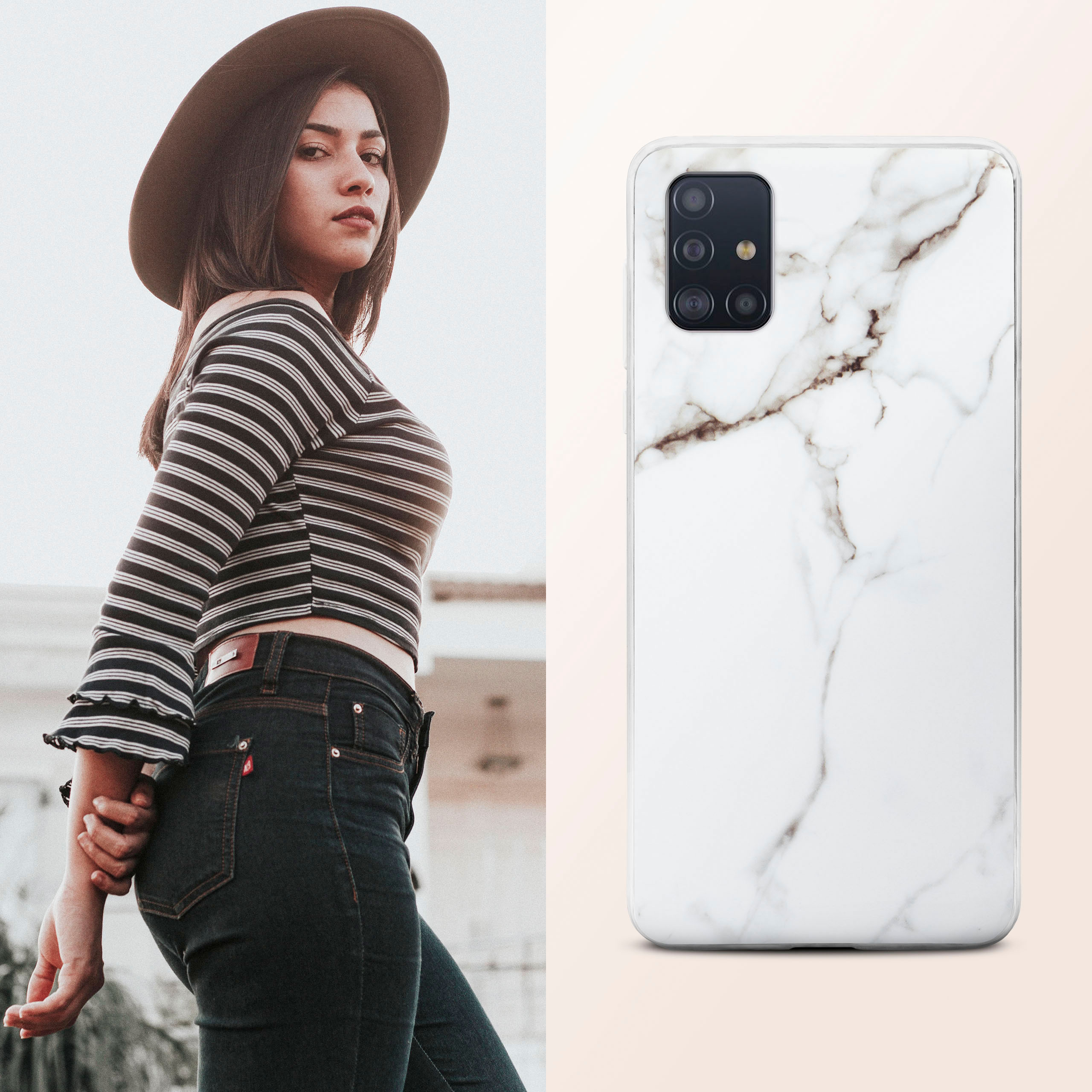 Frau mit Hut, gestreiftem Hemd und Jeans. Handyhülle aus Marmor, weißer Hintergrund. Handyhülle mit Marmordesign.