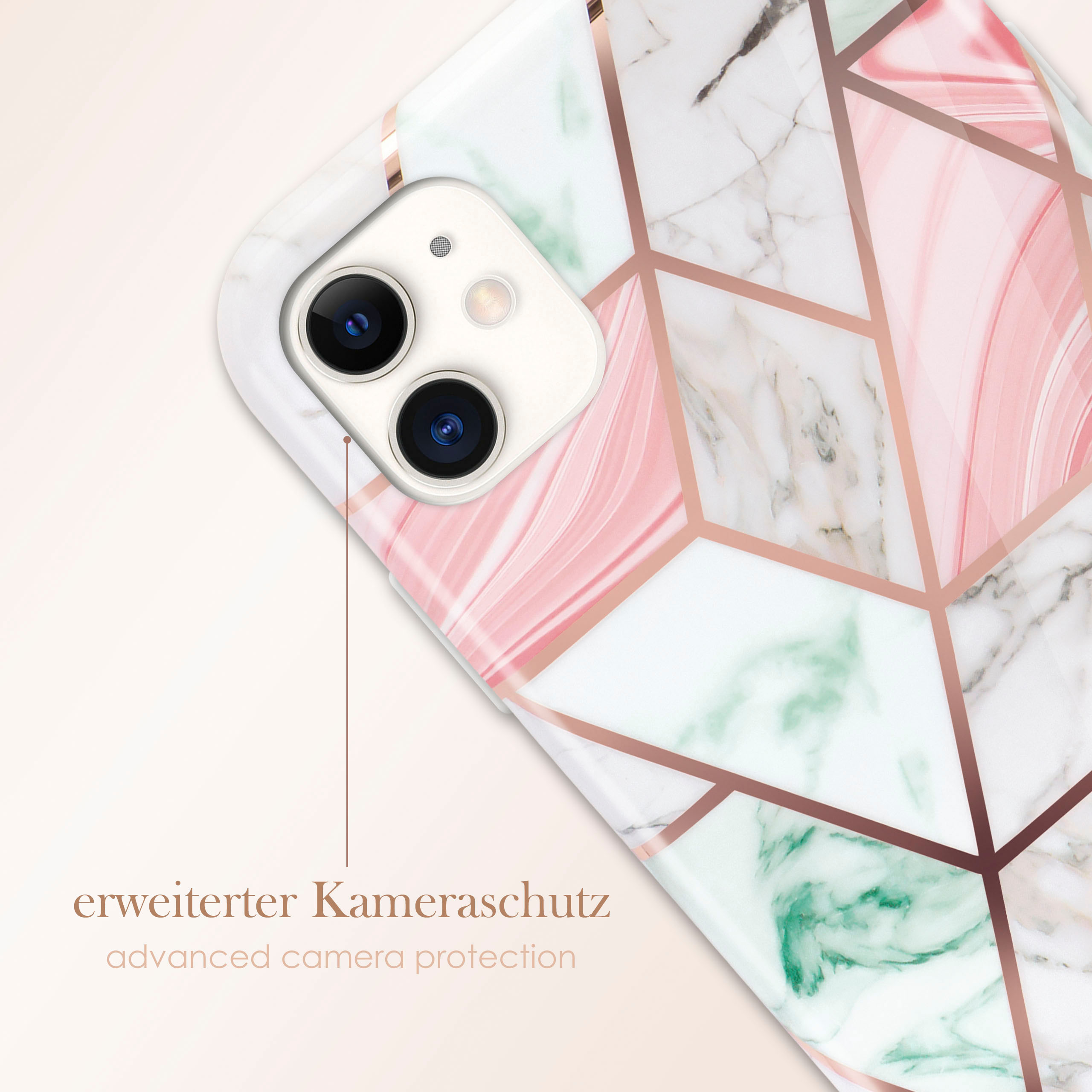 Nahaufnahme einer Handyhülle mit Marmordesign und roségoldenen Akzenten, mit Kameradetails.