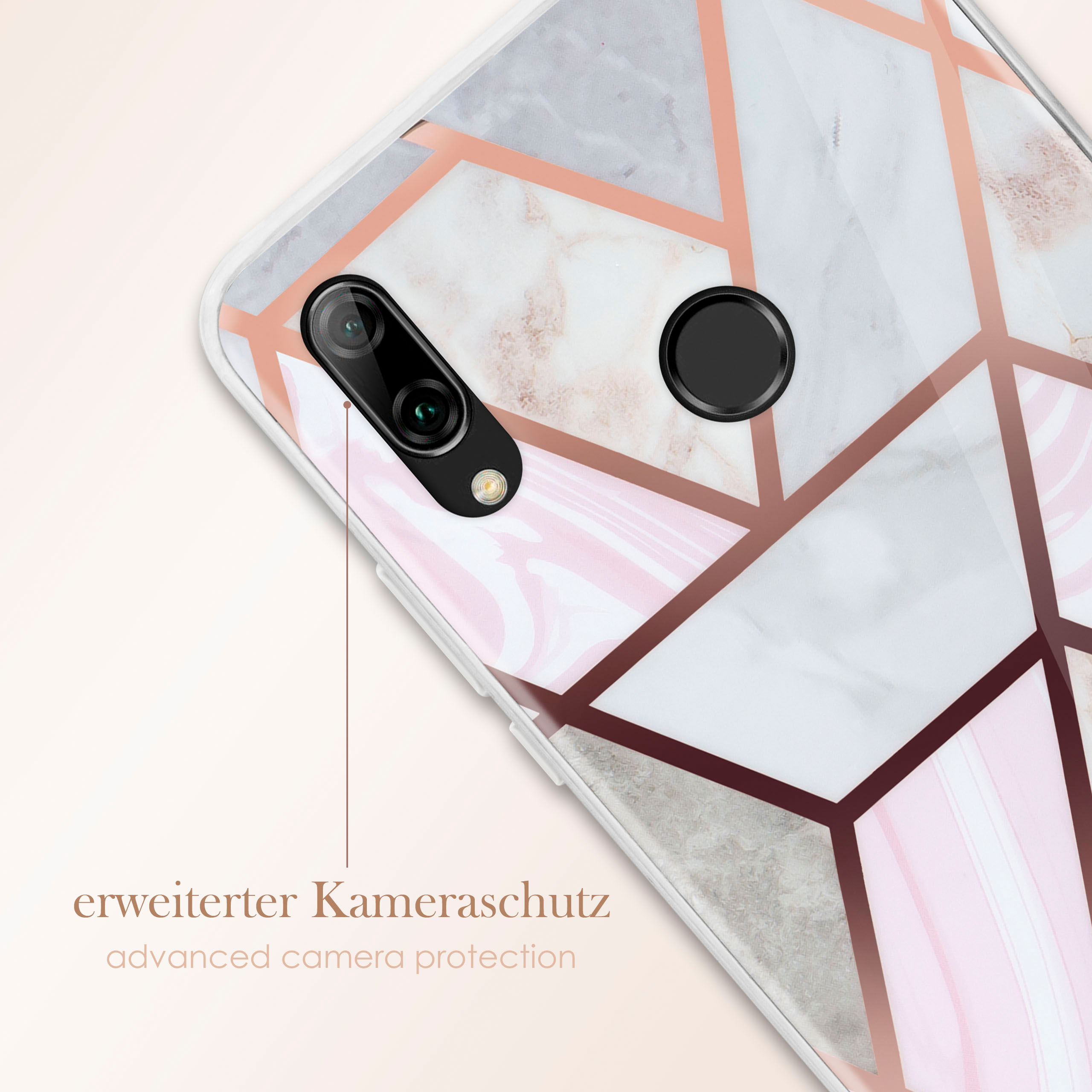 Nahaufnahme einer Handyhülle mit Marmordesign, geometrischen Formen und erweitertem Kameraschutz.