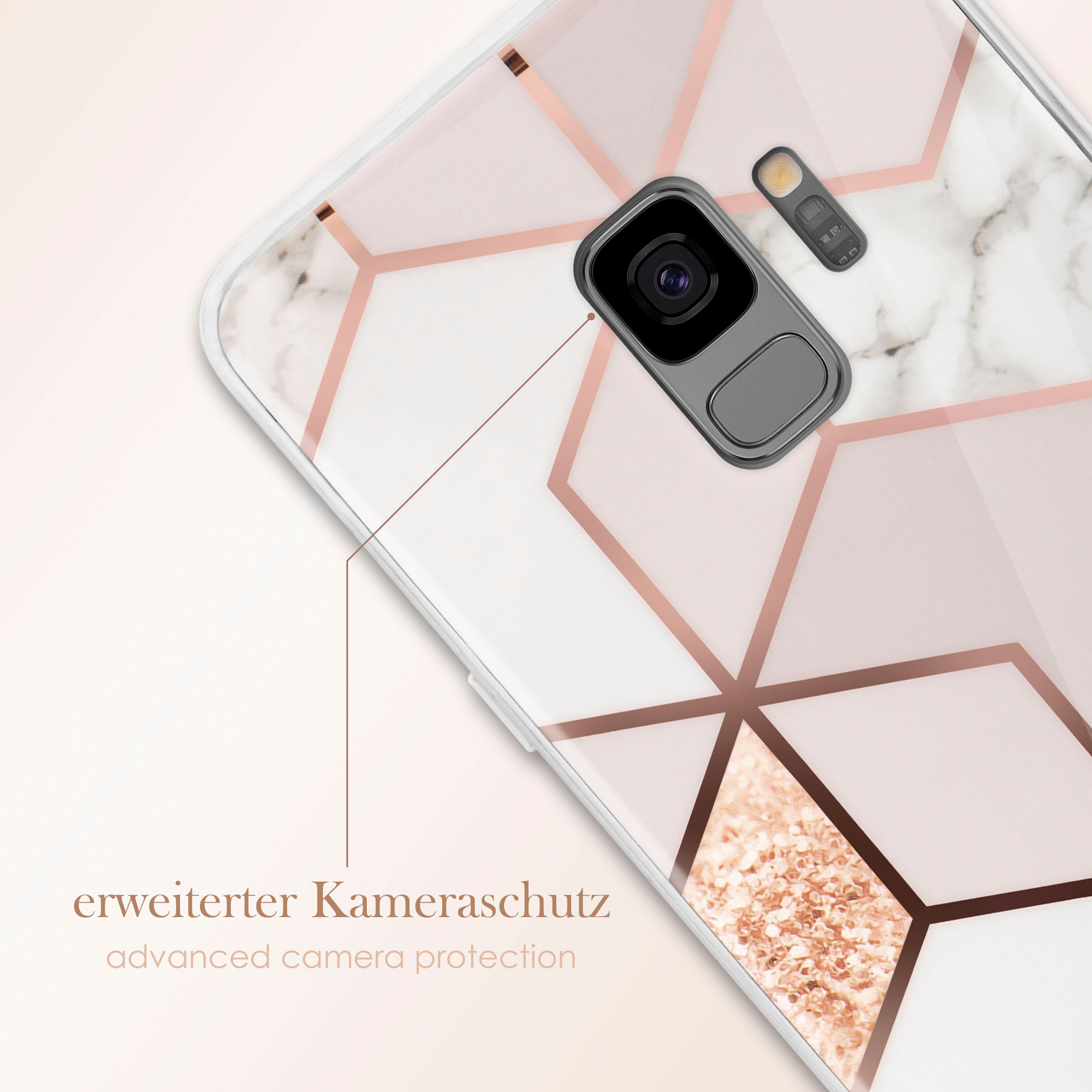 Weiße Handyhülle mit roségoldenem geometrischem Design. Erweiterter Kameraschutz Text ist sichtbar.
