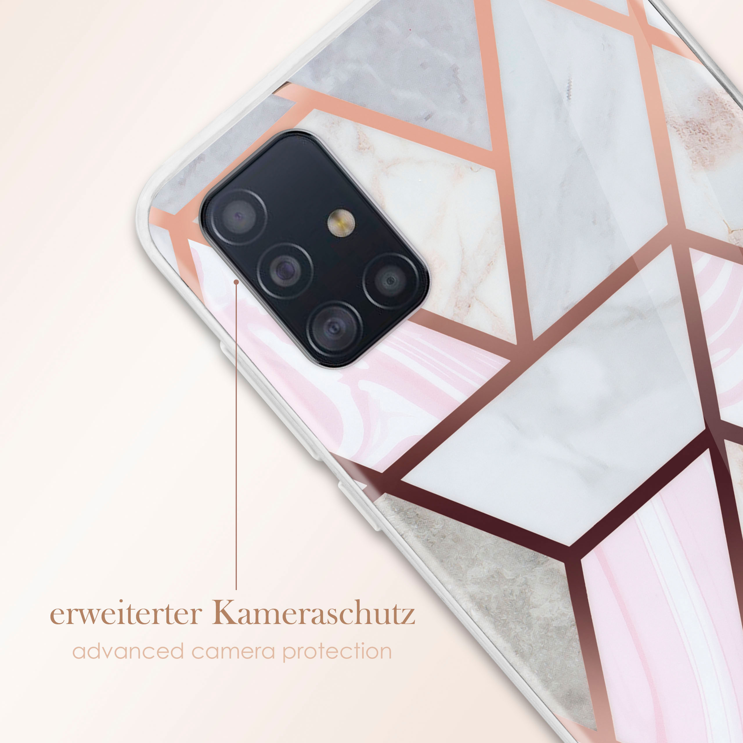 Nahaufnahme der Handyhülle mit rosa und grau geometrischem Design. Schutzhüllen Detail, Kamerabereich.