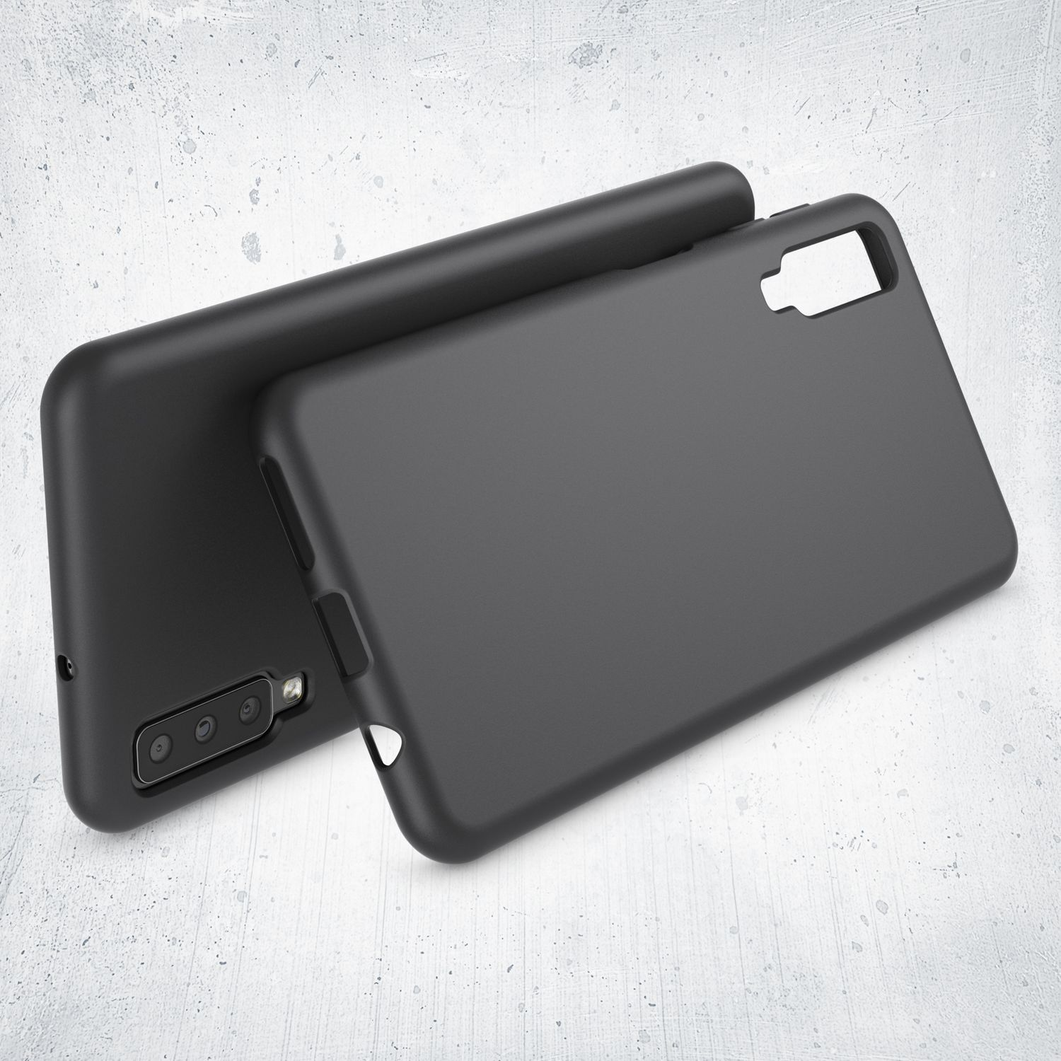 Deux coques de téléphone noires. Une sur le dessus avec des découpes pour l'appareil photo et les boutons. Le fond est texturé, gris clair.