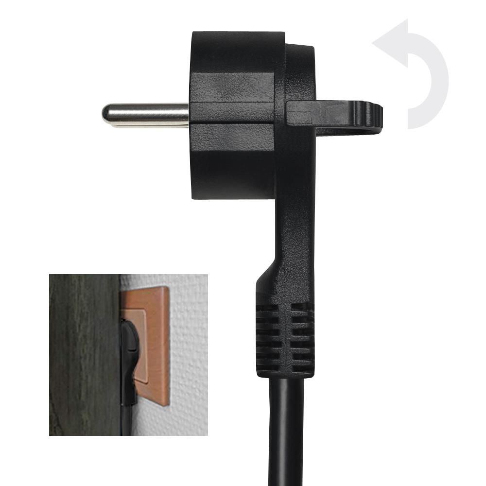 Schwarzer Netzstecker mit verstellbarem Kopf. Einsatz zeigt Stecker in der Steckdose.