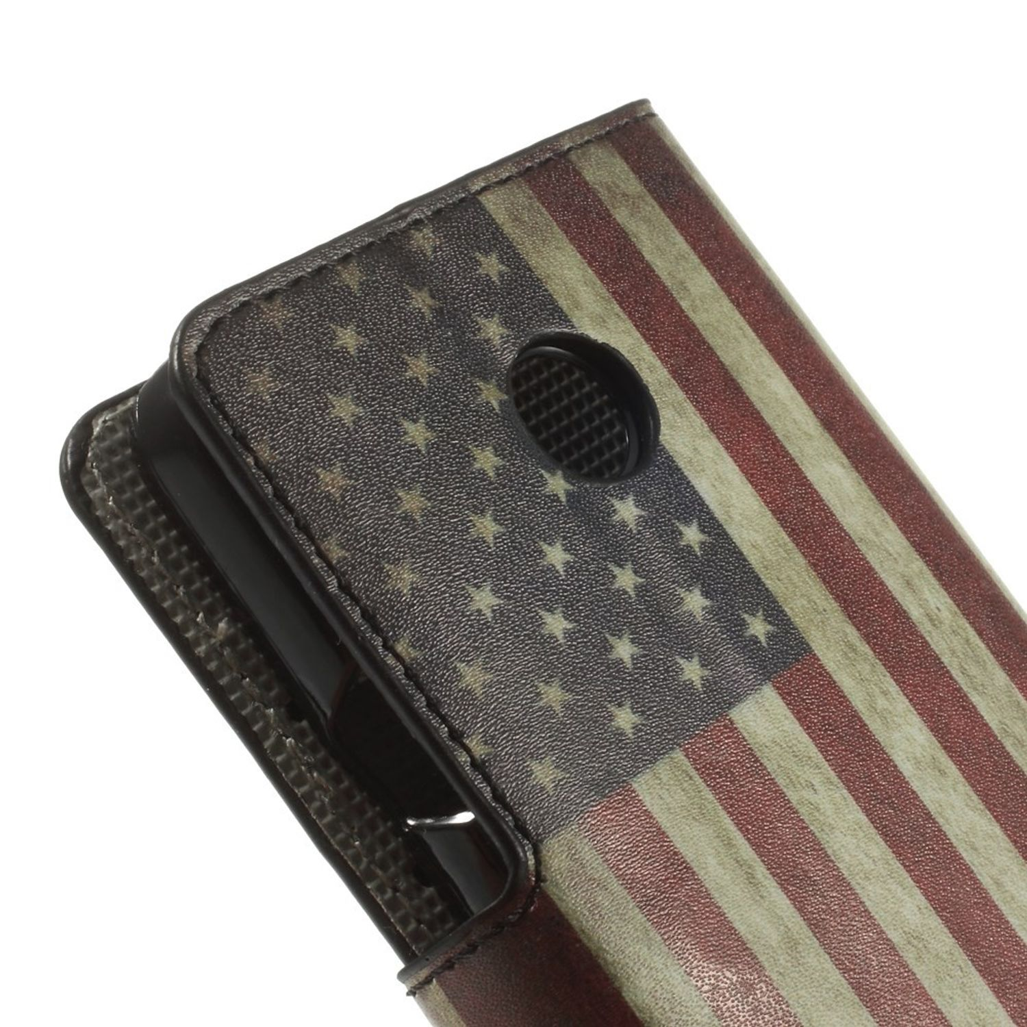 Eine Handyhülle mit US-Flaggenaufdruck wird gezeigt. Die Flagge ist verblasst und im Vintage-Look.