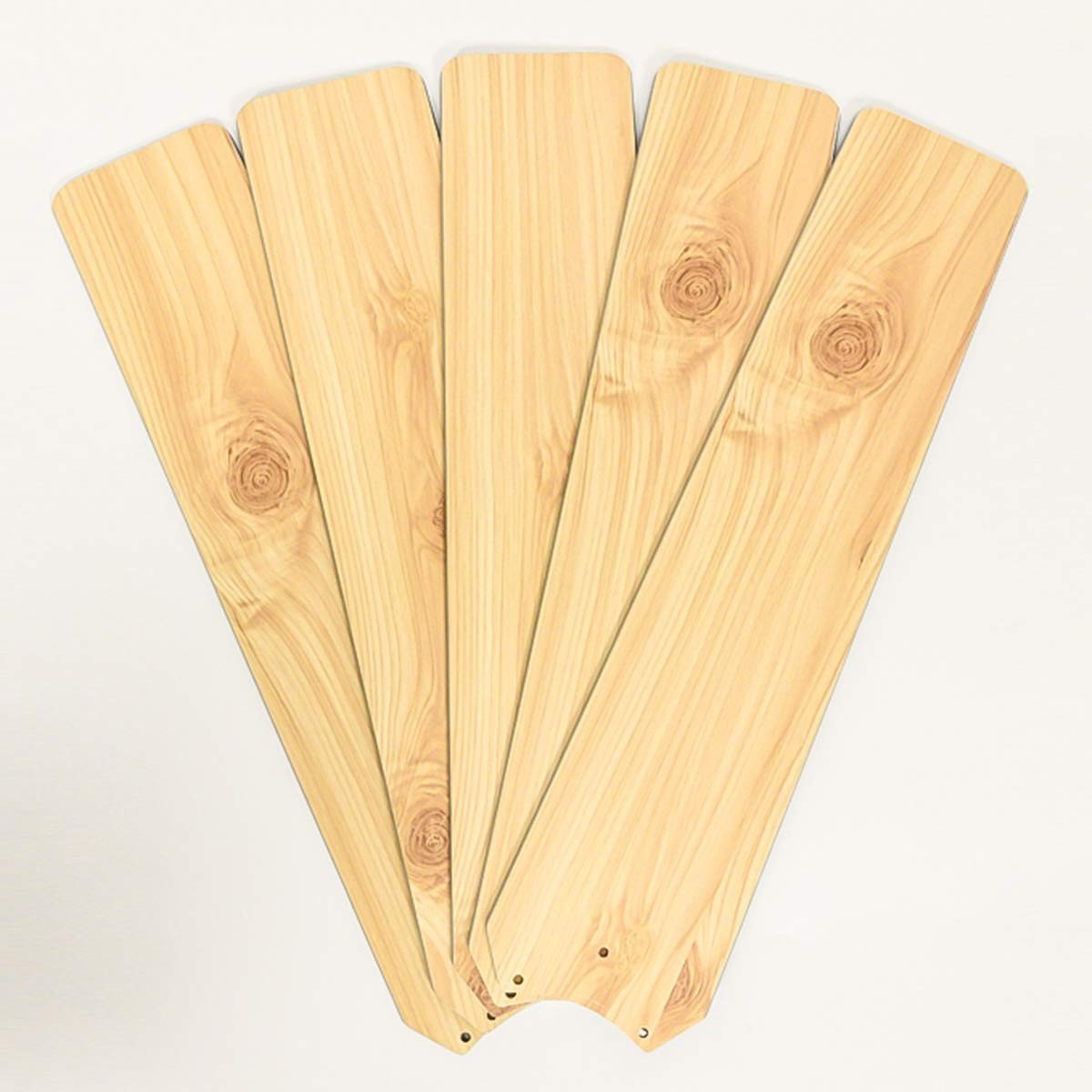 Fünf Deckenventilatorflügel aus Holz, fächerförmig angeordnet. Die Flügel haben ein Holzmaserungsmuster.